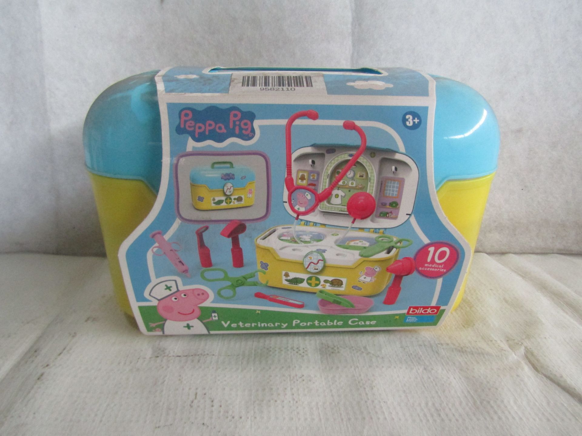 Peppa Pig - Veterinary Portable Case With 10 Medical Accessories - Unchecked.