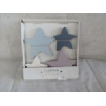 ChapterB - Set of 4 Wooden Star Wall Art - Boxed.