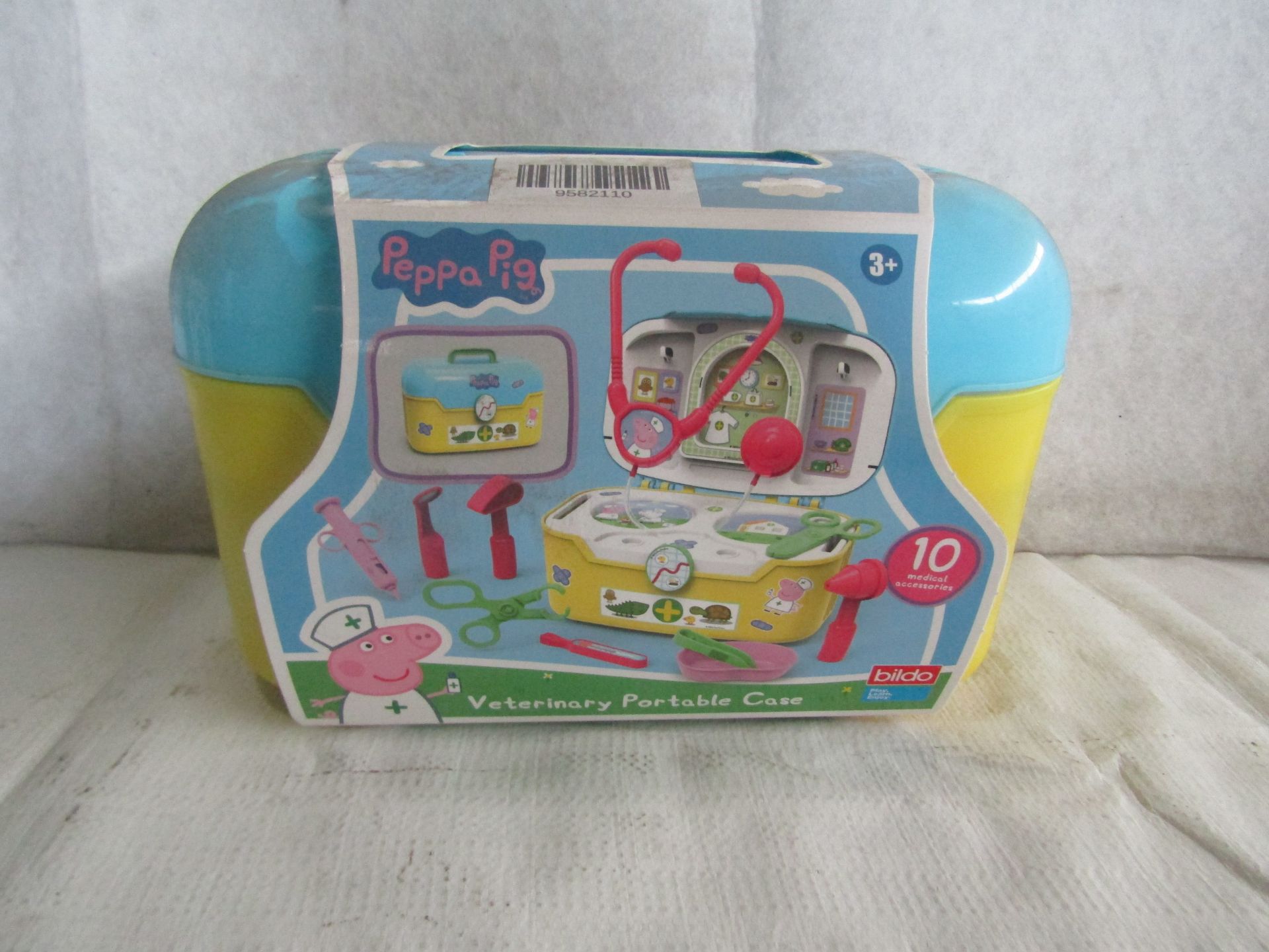 Peppa Pig - Veterinary Portable Case With 10 Medical Accessories - Unchecked.