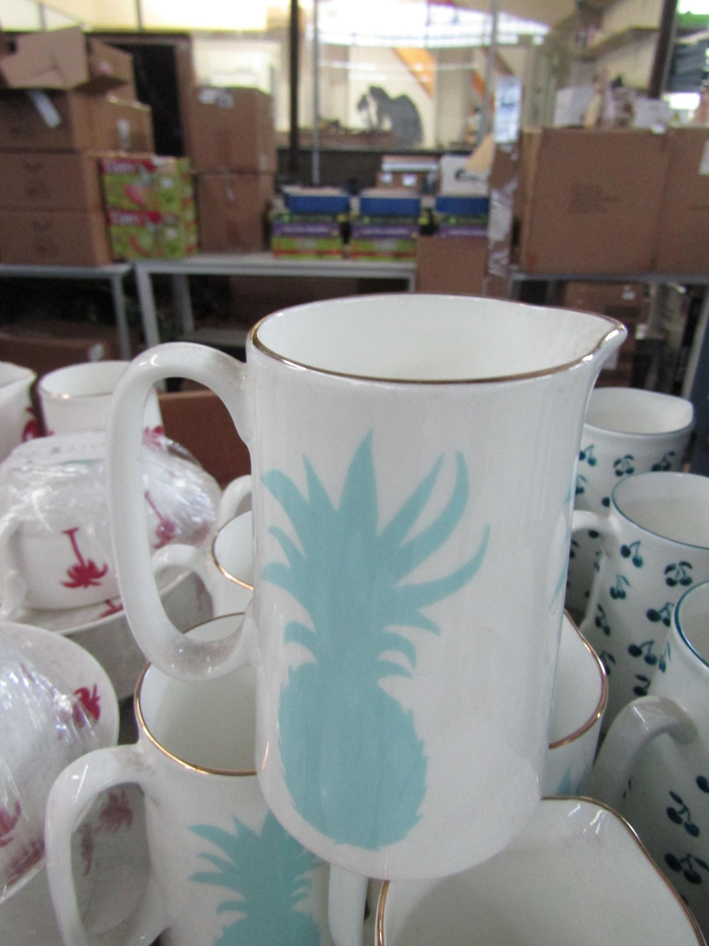 Alice Peto Pineapple Jug 1 Pint RRP 42About the Product(s)Bring some tropical vibes to your