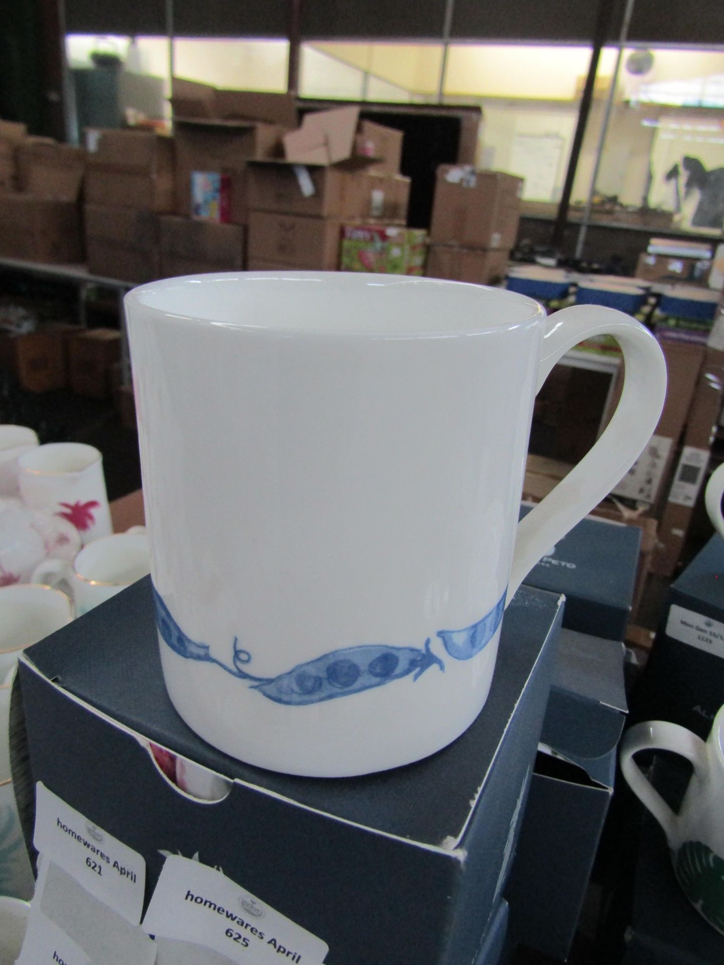 Alice Peto Pea Pod Mug Blue RRP 15About the Product(s)Featuring original hand-painted rosehips and