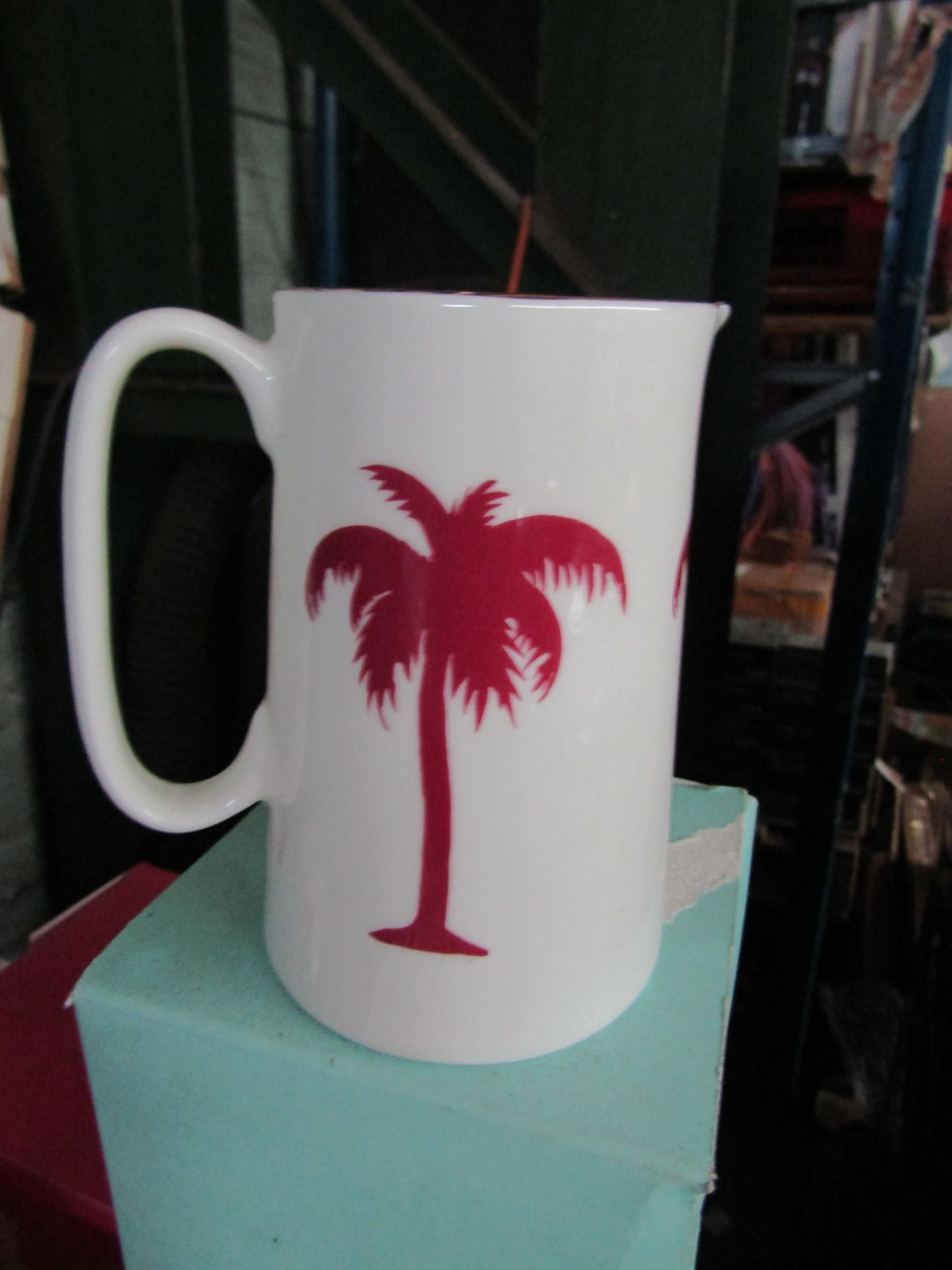 Alice Peto Pineapple Jug 1 Pint RRP 42About the Product(s)Bring some tropical vibes to your