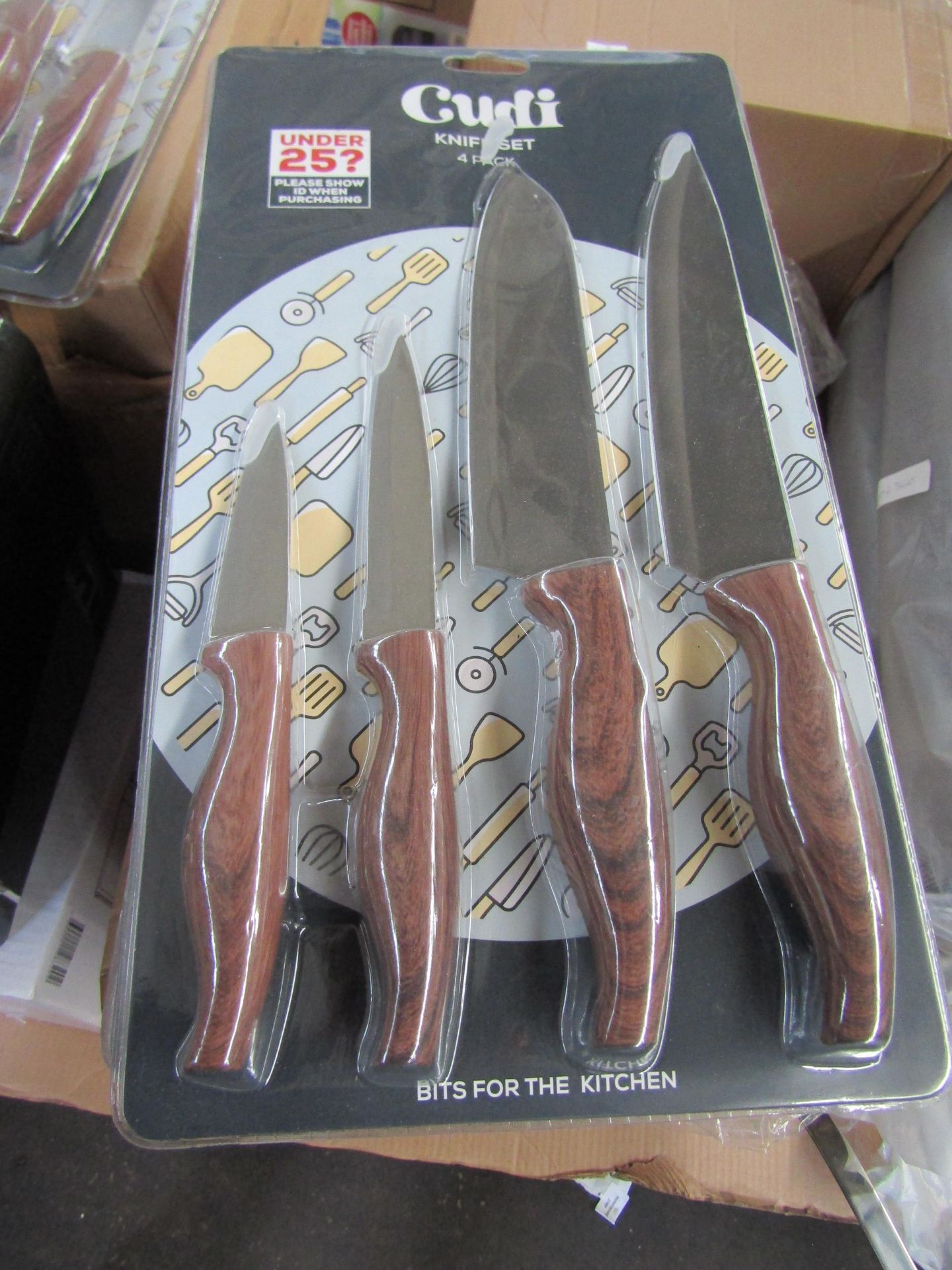 Cudi 4 piece knife set with wood effect handles - New & Still blister Packed - Over 18's Only!