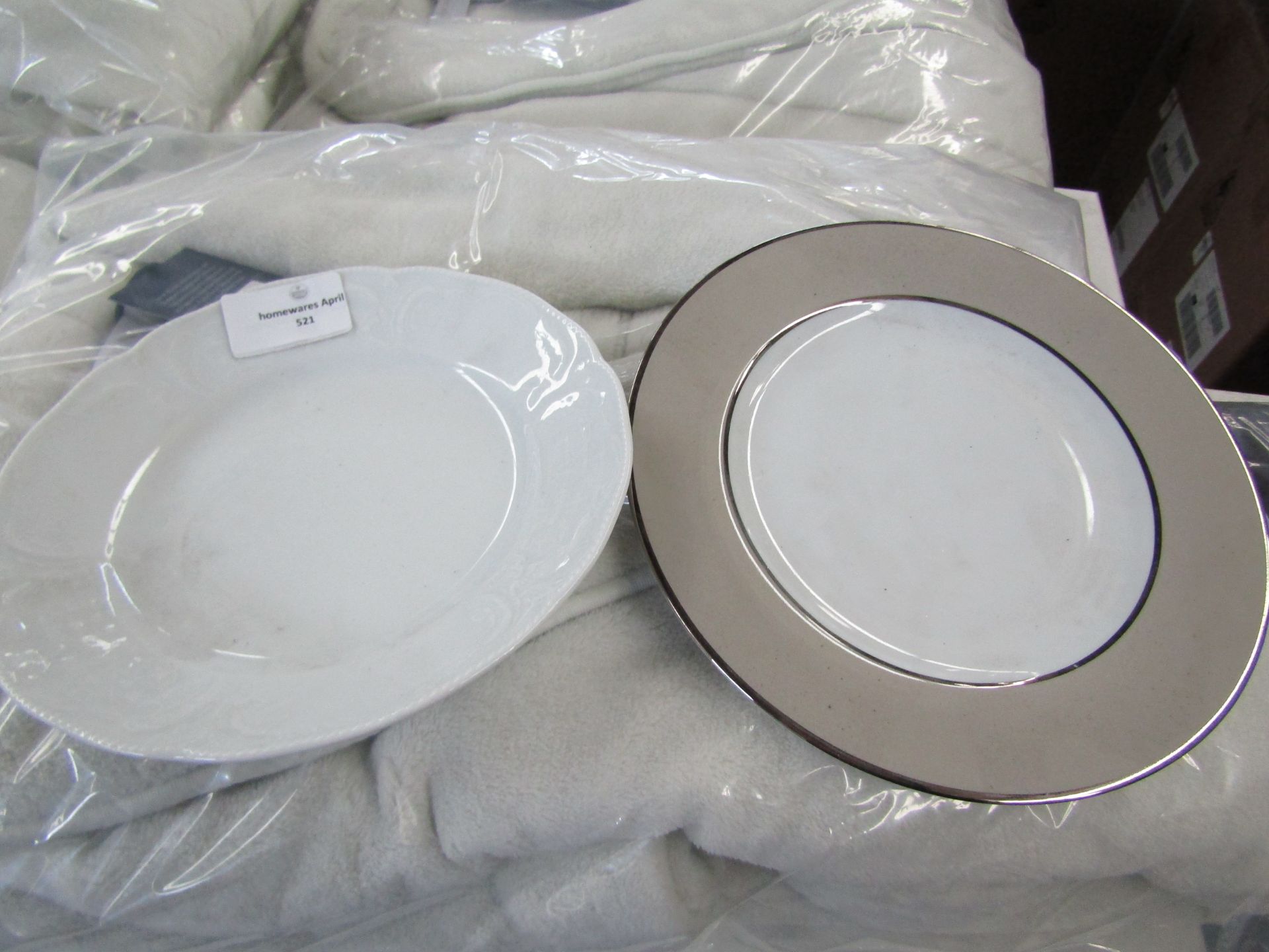 2 x Homeware Outlet Ex-Retail Customer Returns Mixed Lot - Total RRP est. 58About the Product(s)This
