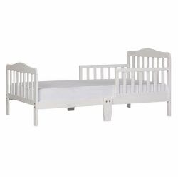 Singles and pallets of Dream on Me toddler beds
