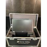 HP 21.5" P221 DVI & VGA Monitor & Heavy Duty Flight Case