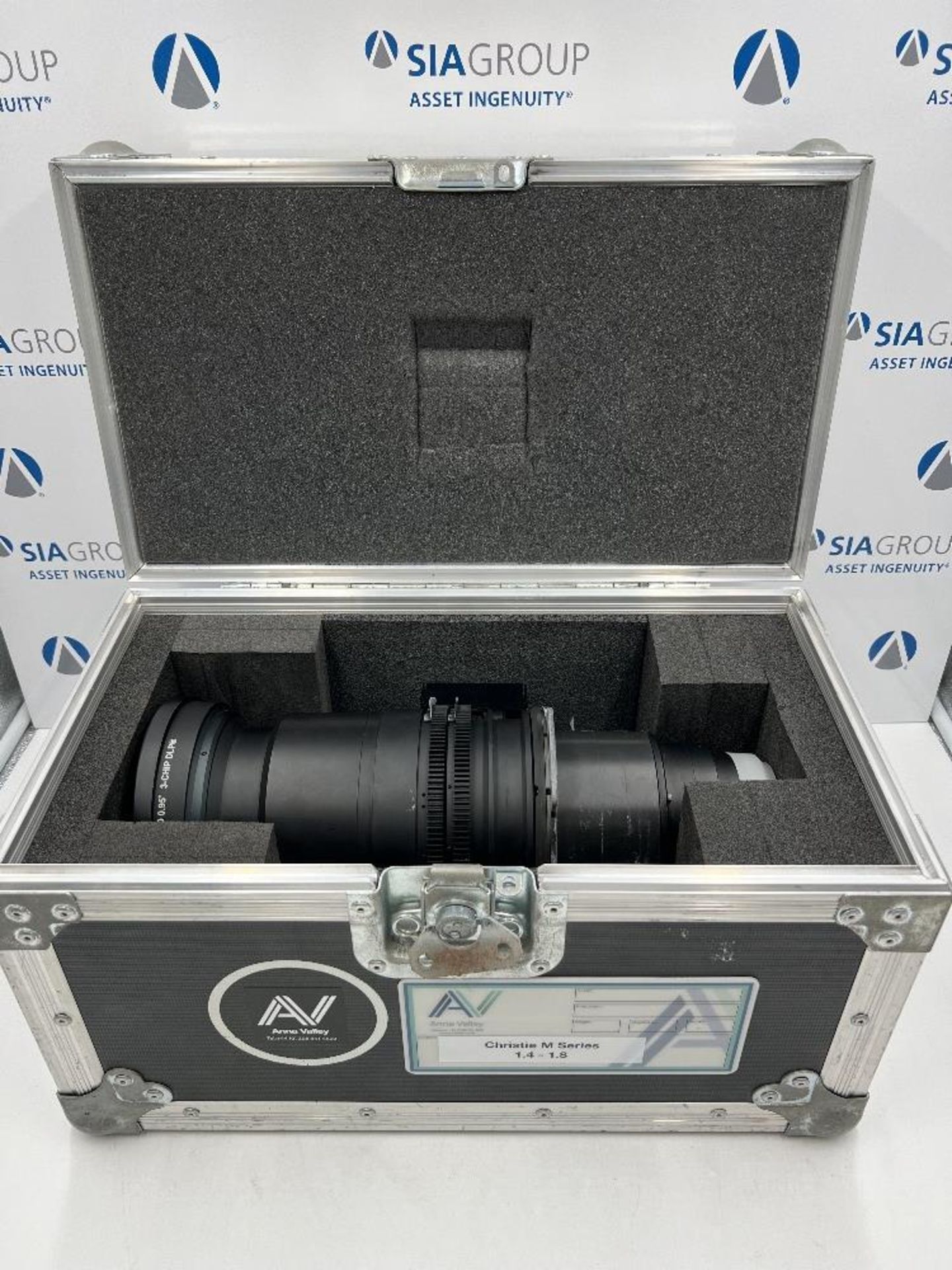 Christie M-Series HD Lens 1.4-1.8 With Flight Case - Image 8 of 9