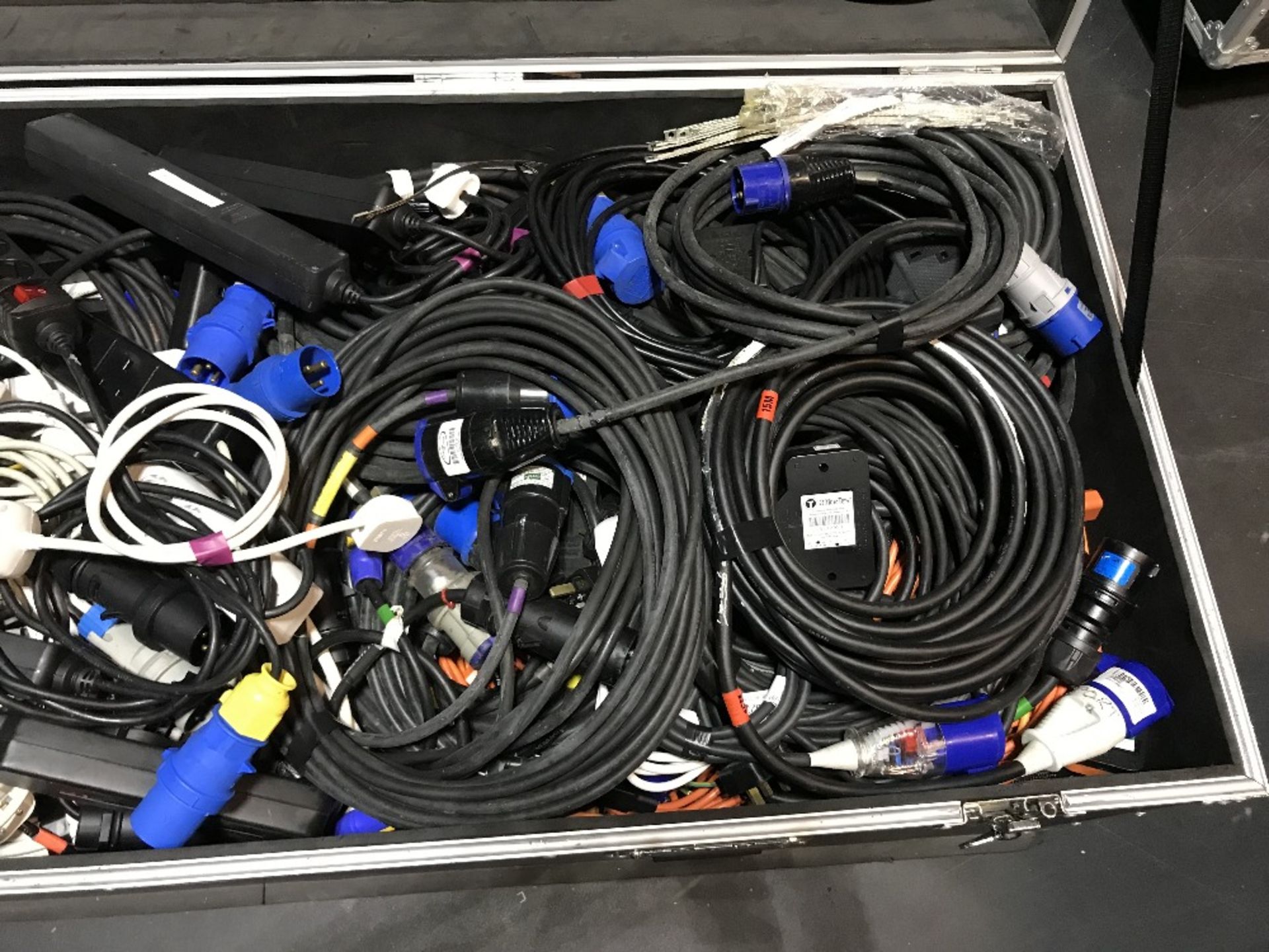 Large Quantity of IEC Cables & Heavy Duty Mobile Flight Case - Image 4 of 6