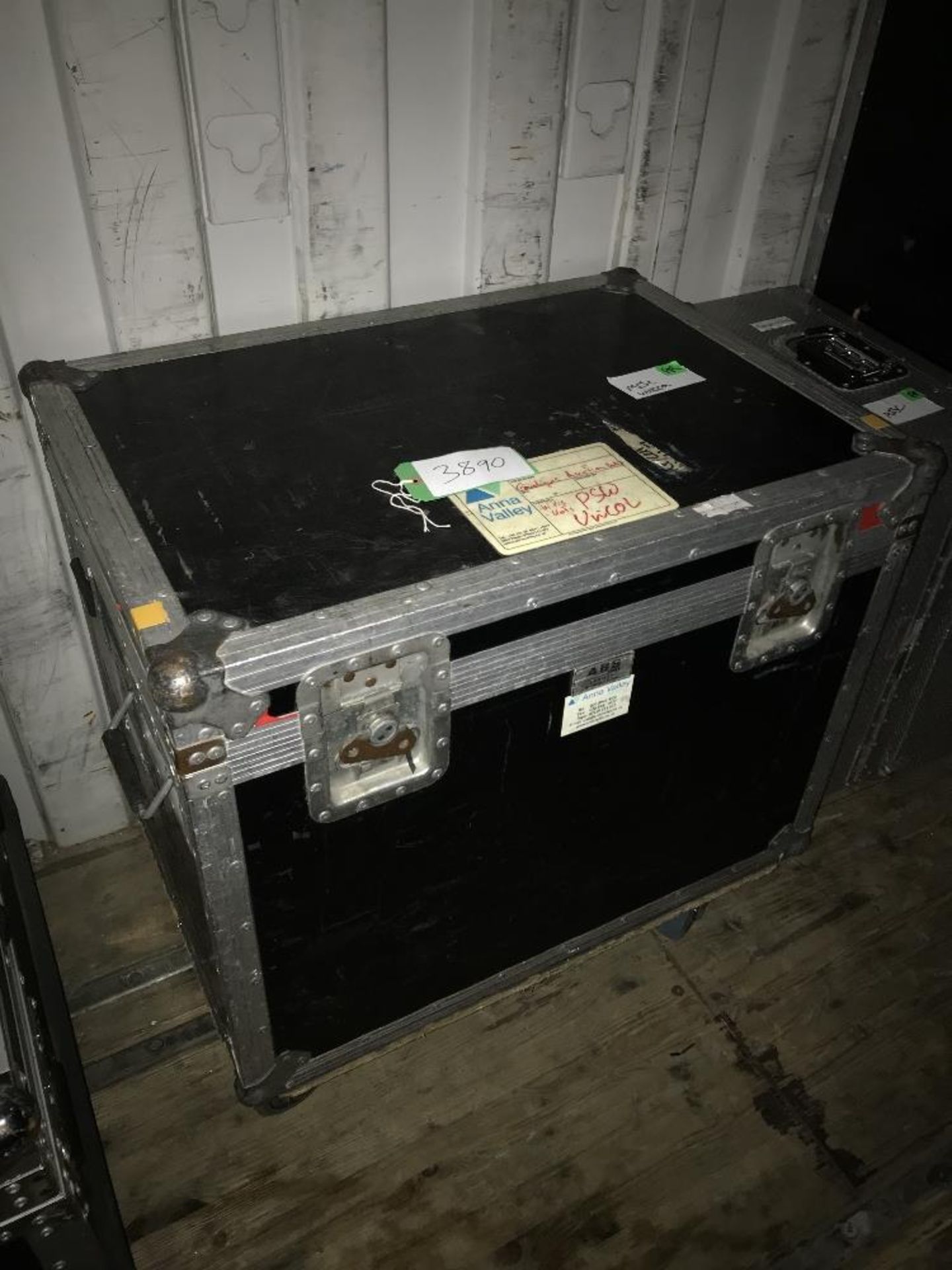 Medium Mobile Flight Case - Image 2 of 2