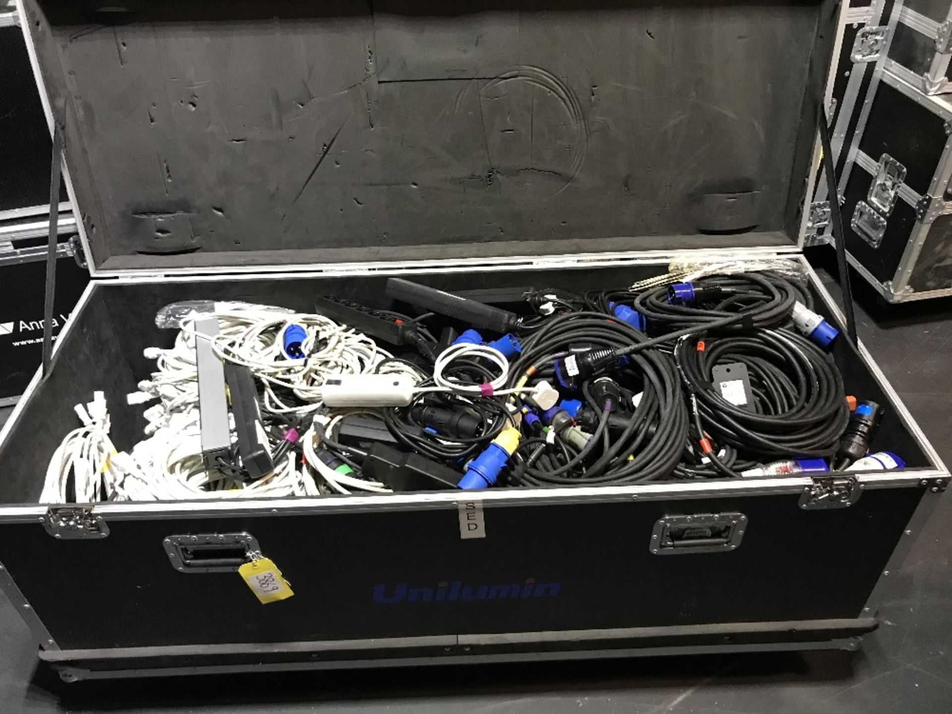 Large Quantity of IEC Cables & Heavy Duty Mobile Flight Case