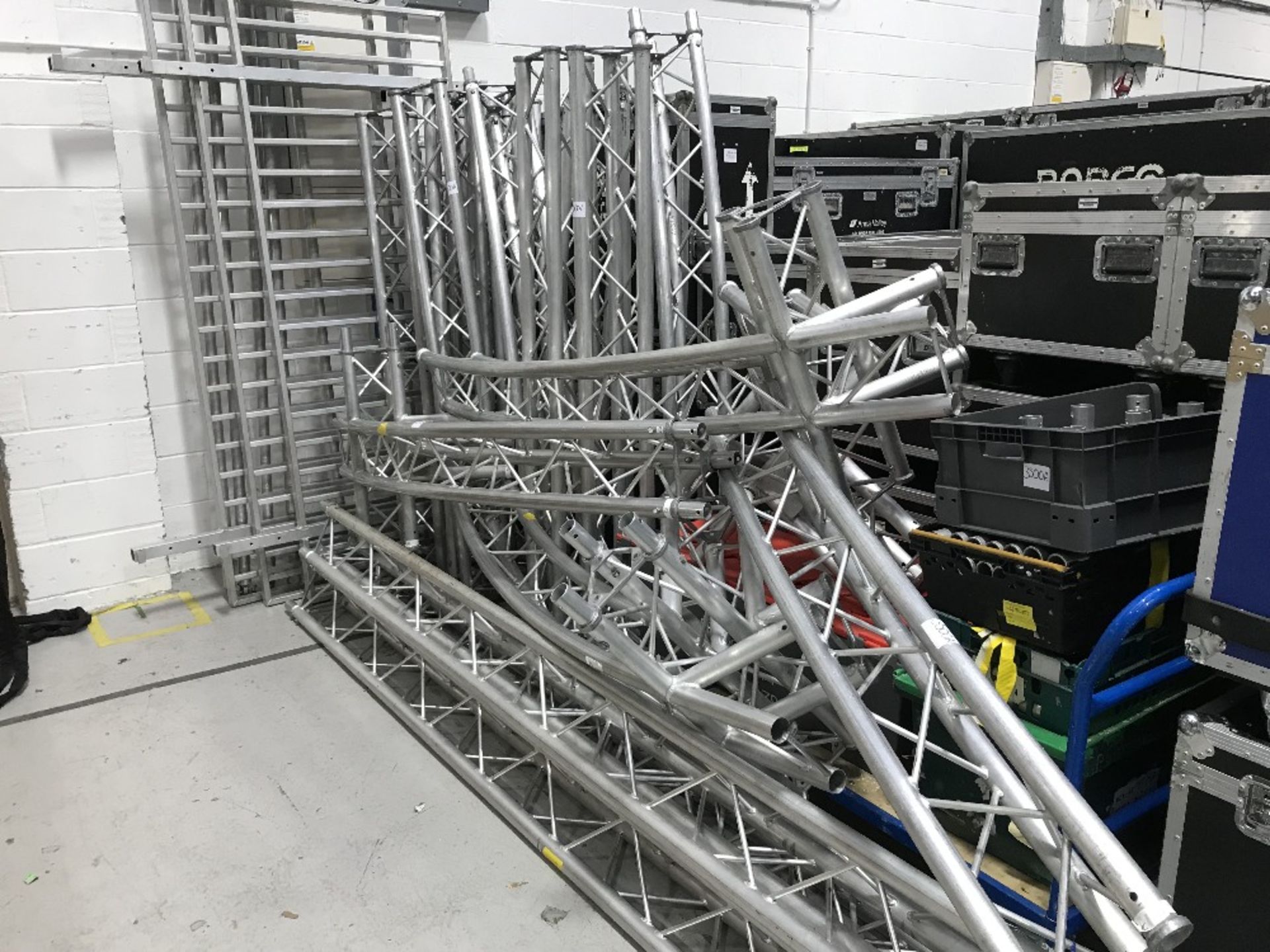 5m Truss Stage - Image 2 of 9