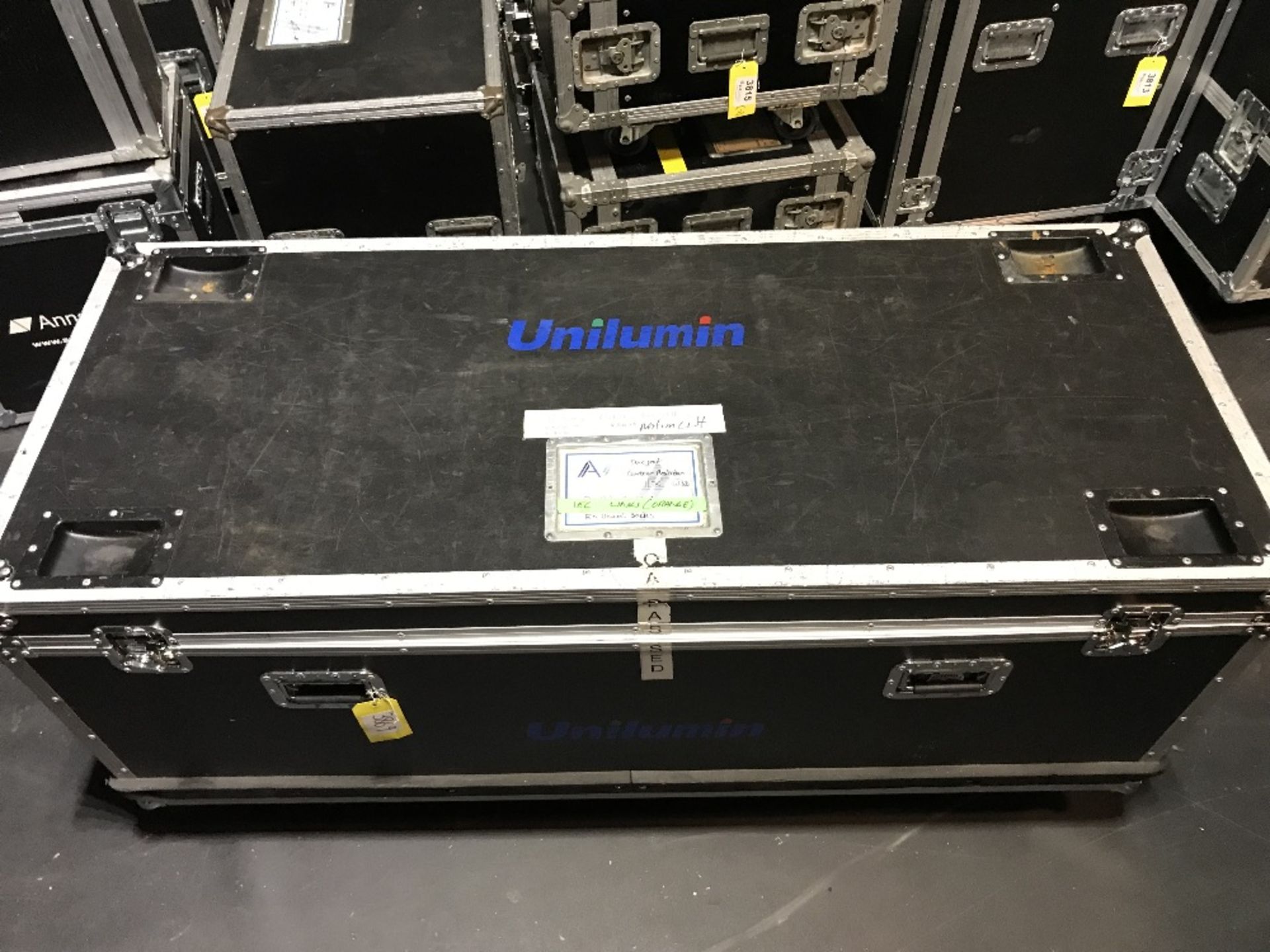 Large Quantity of IEC Cables & Heavy Duty Mobile Flight Case - Image 5 of 6