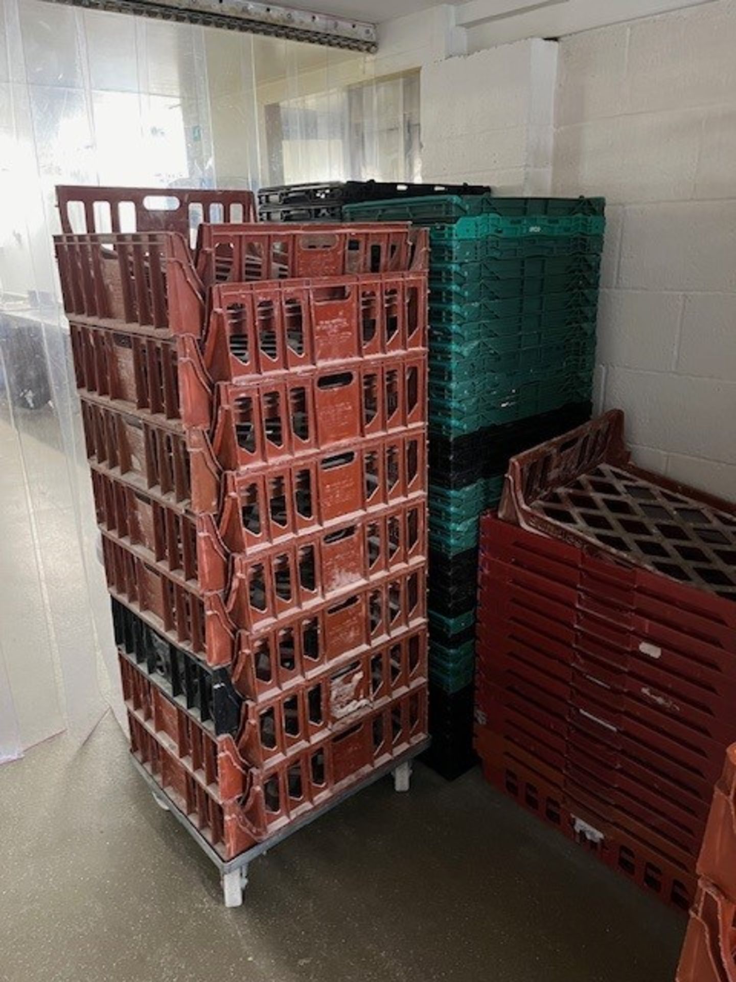 Large quantity of plastic crates - Image 3 of 5