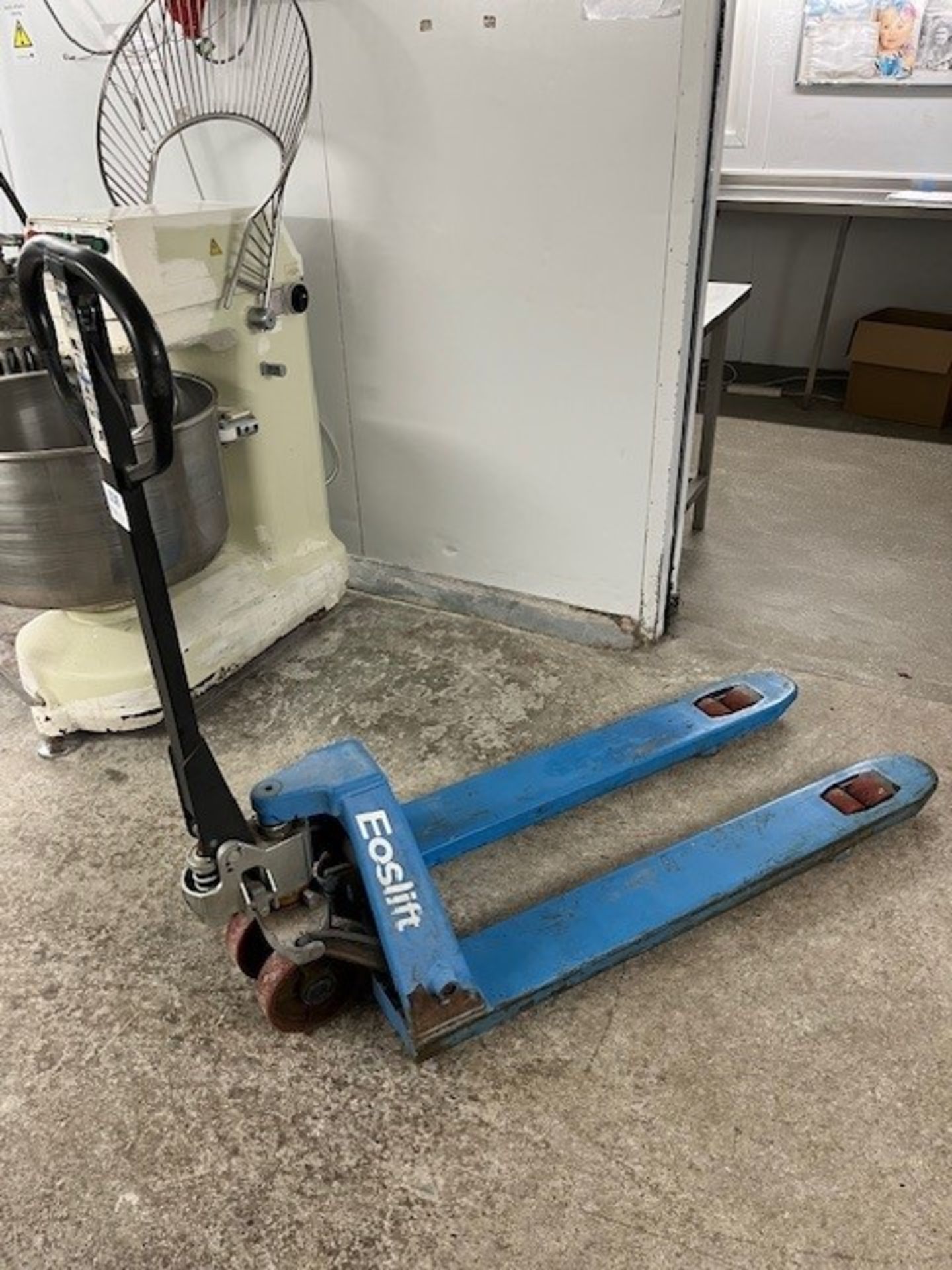 EOSLIFT 2000KG pallet truck - Image 2 of 2