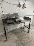 Rectangular mobile stainless steel preparation table