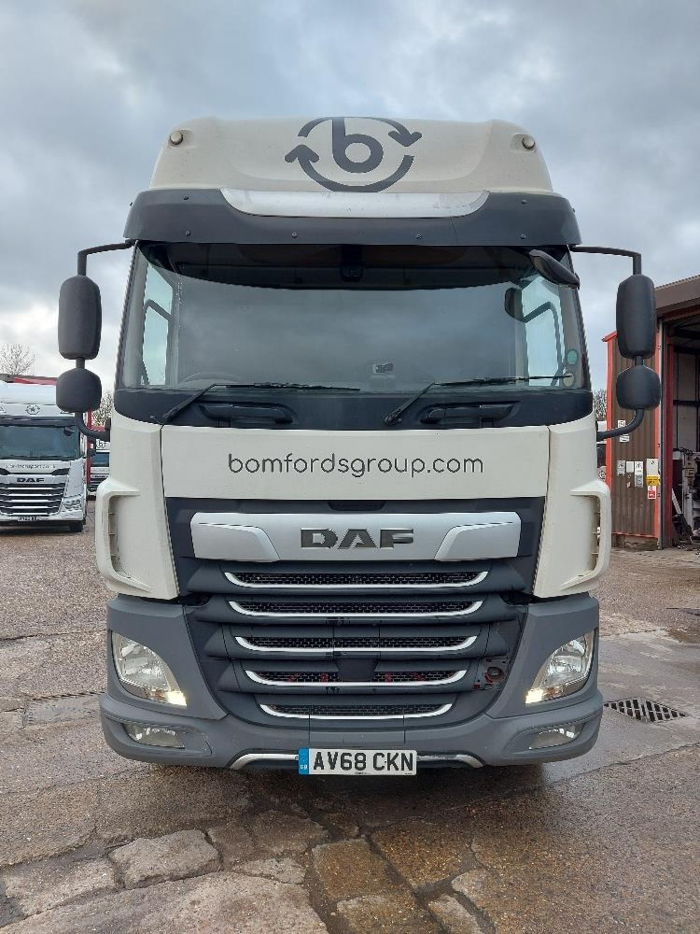 DAF CF 480 FTG Space Cab 6x2 Tractor Unit - Image 3 of 11