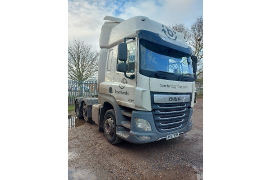 DAF CF 480 FTG Space Cab 6x2 Tractor Unit - Image 1 of 12