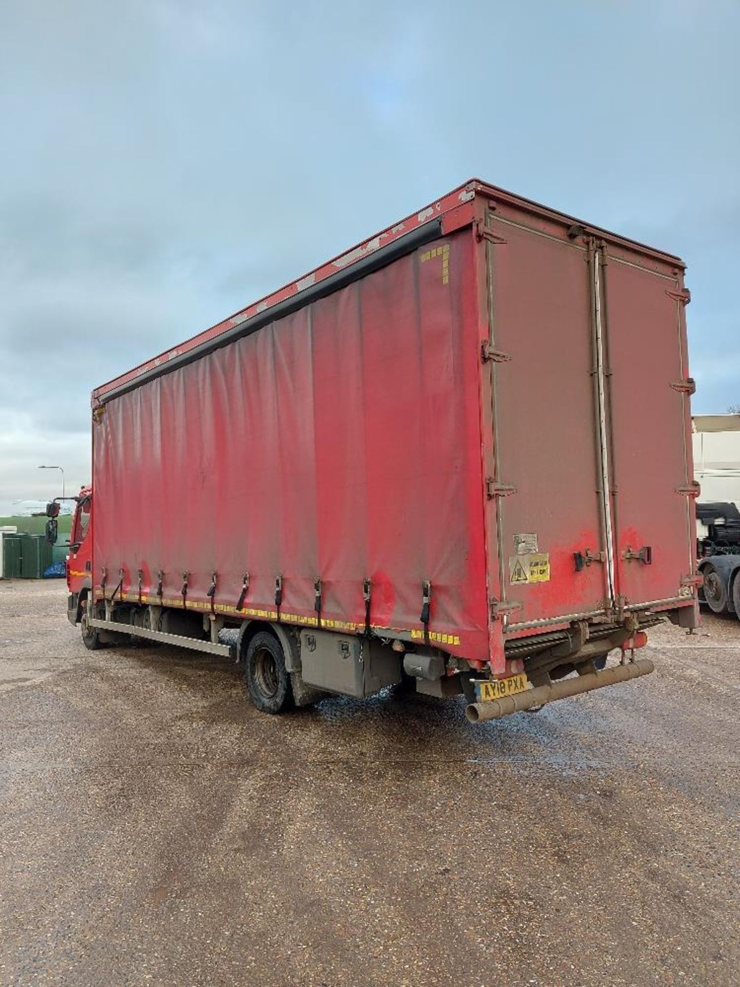 DAF LF 230 4x2 Rigid 12T Curtain Side Lorry with Tail Lift - Image 4 of 10