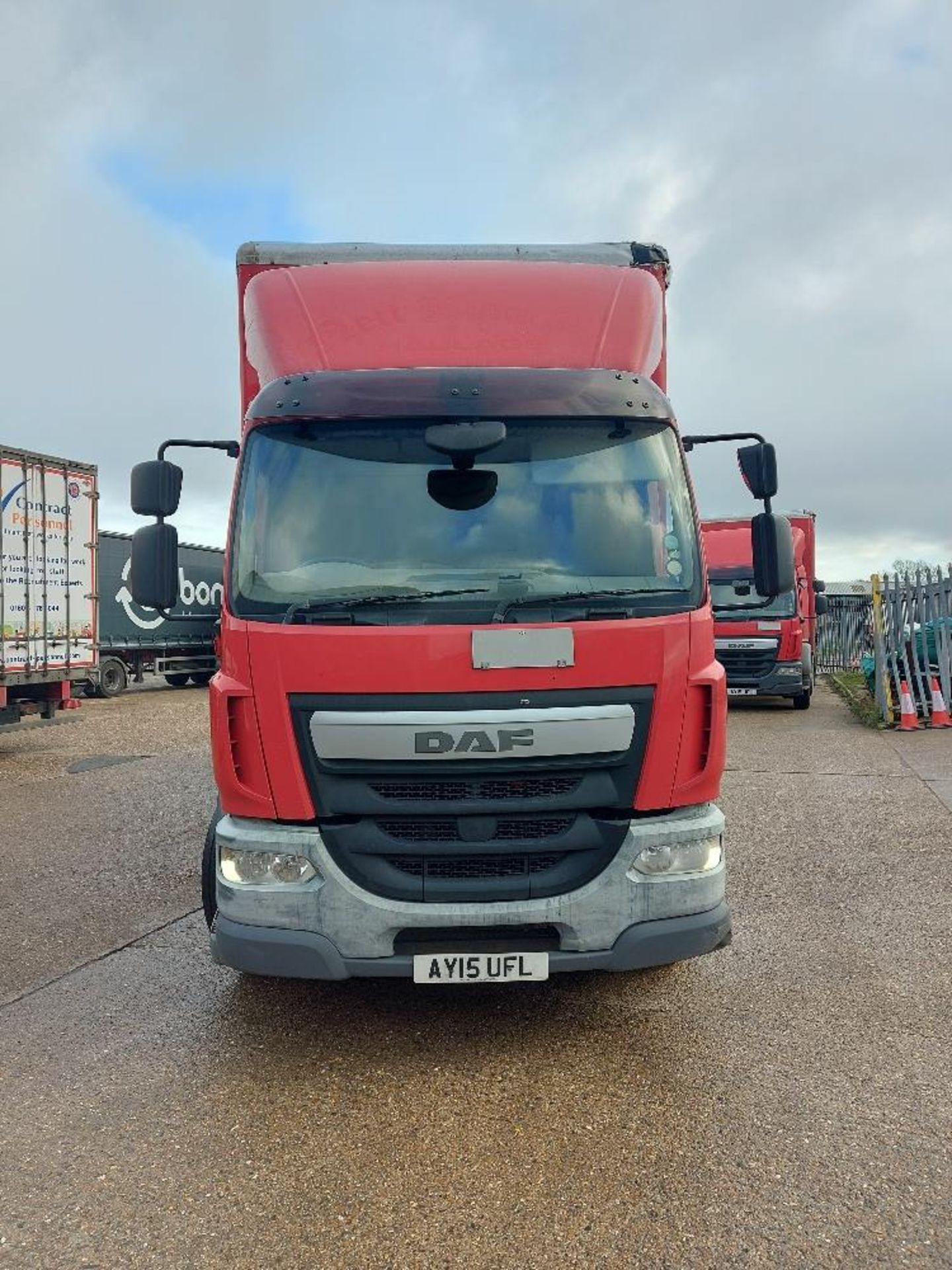 DAF LF 250 4x2 Rigid 18T Curtain Side Lorry with Tail Lift - Image 3 of 11