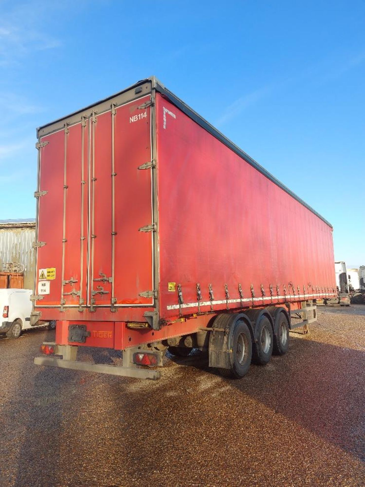 Tiger Tri-Axle 13.7m Curtain Side Trailer Unit - Image 4 of 8