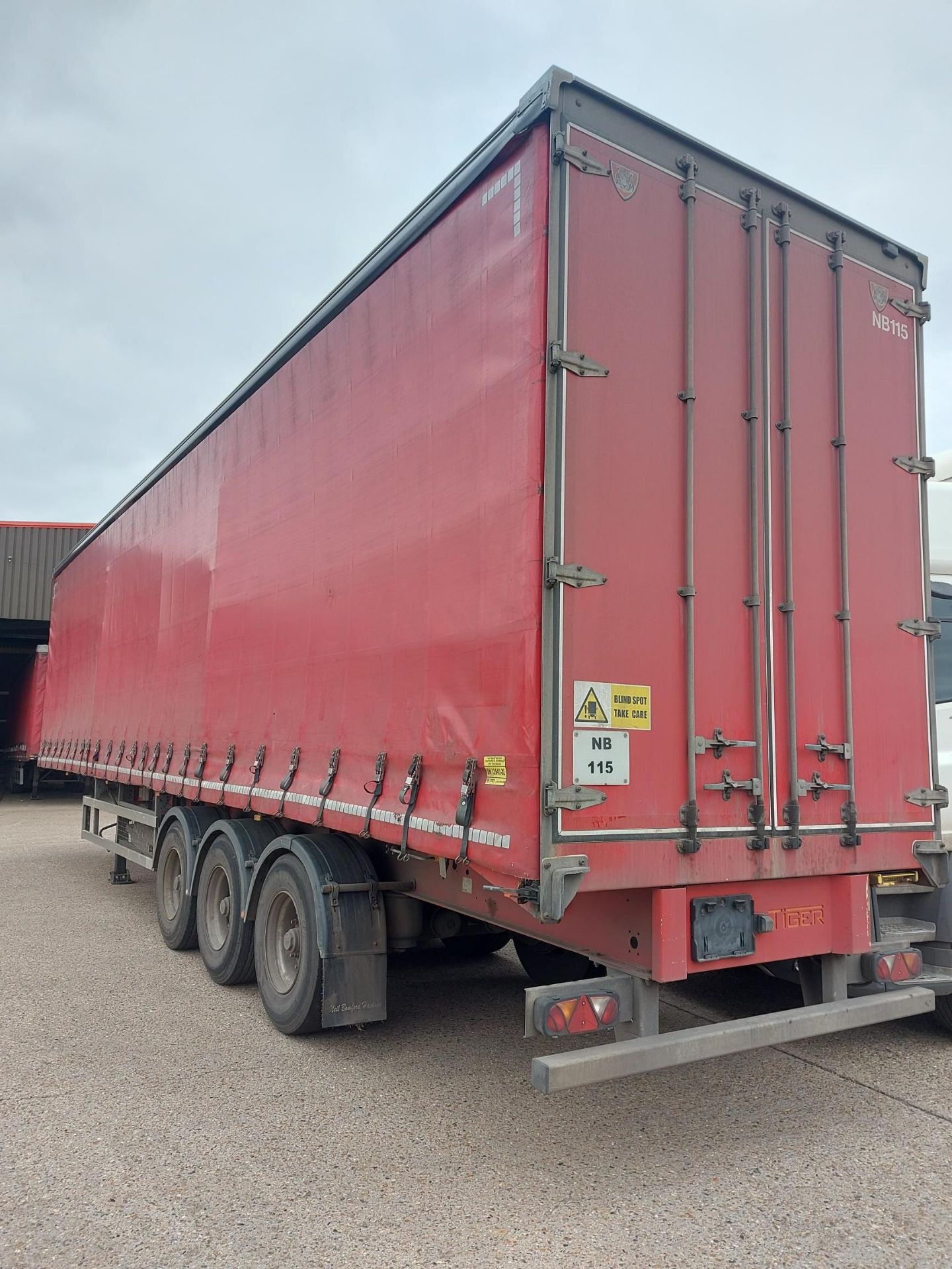 Tiger Tri-Axle 13.7m Curtain Side Trailer Unit - Image 4 of 5