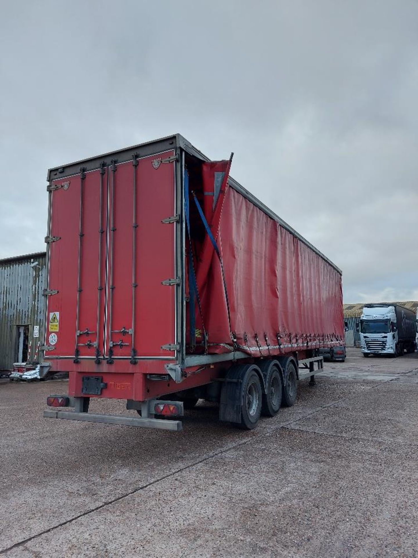 Tiger Tri-Axle 13.7m Curtain Side Trailer Unit - Image 5 of 8