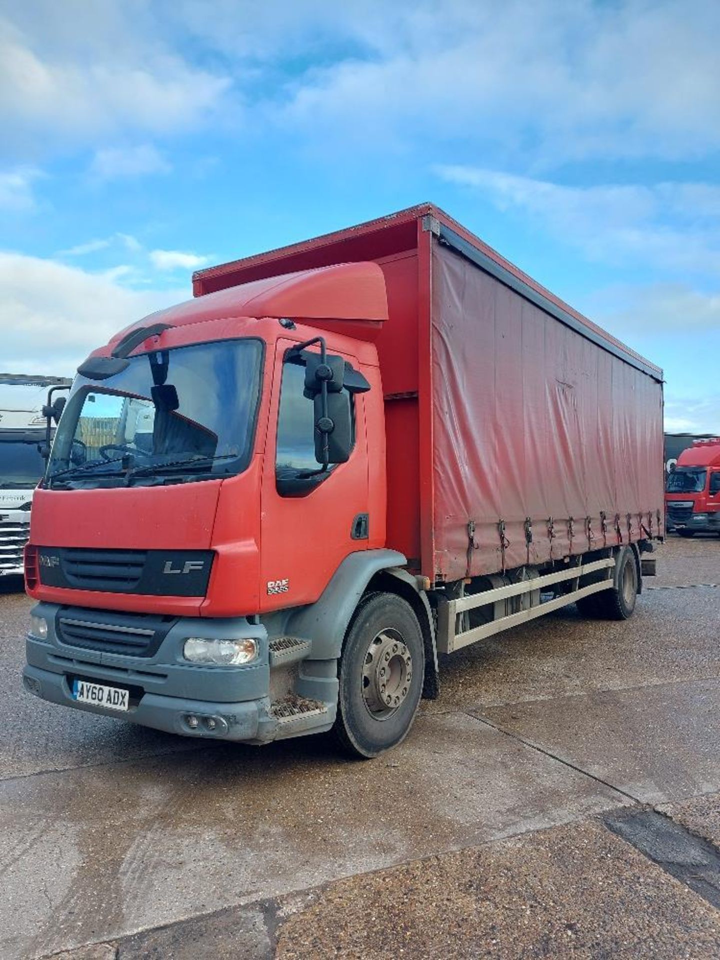 DAF L55.250 4x2 Rigid 18T Curtain Side Lorry with Tail Lift - Image 2 of 10