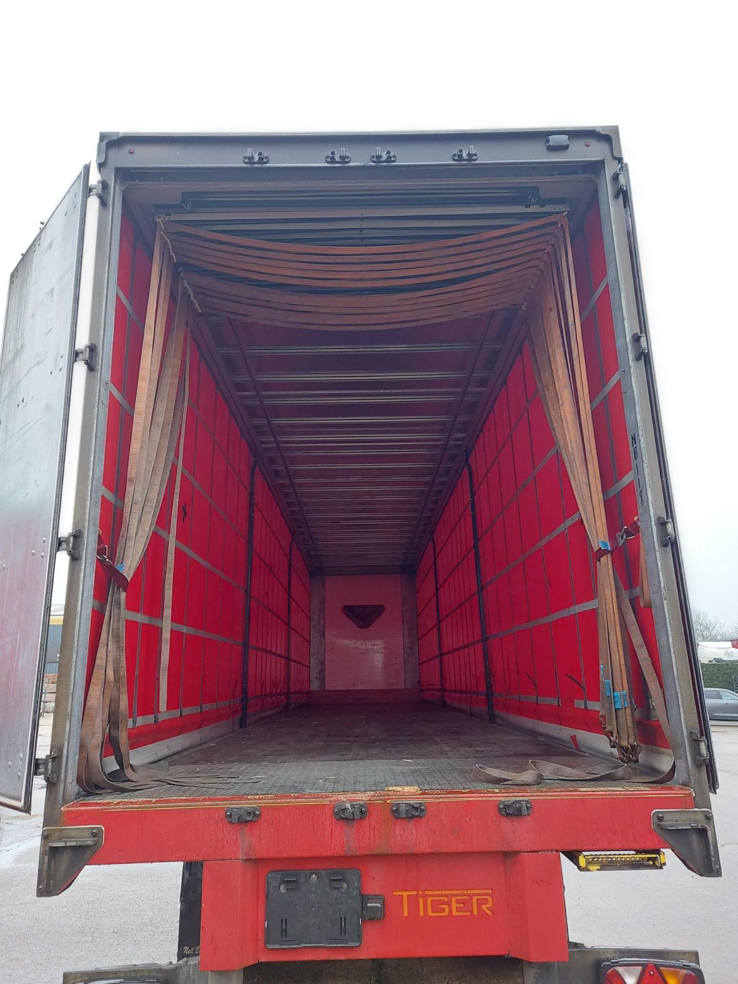 Tiger Tri-Axle 13.7m Curtain Side Trailer Unit - Image 7 of 8