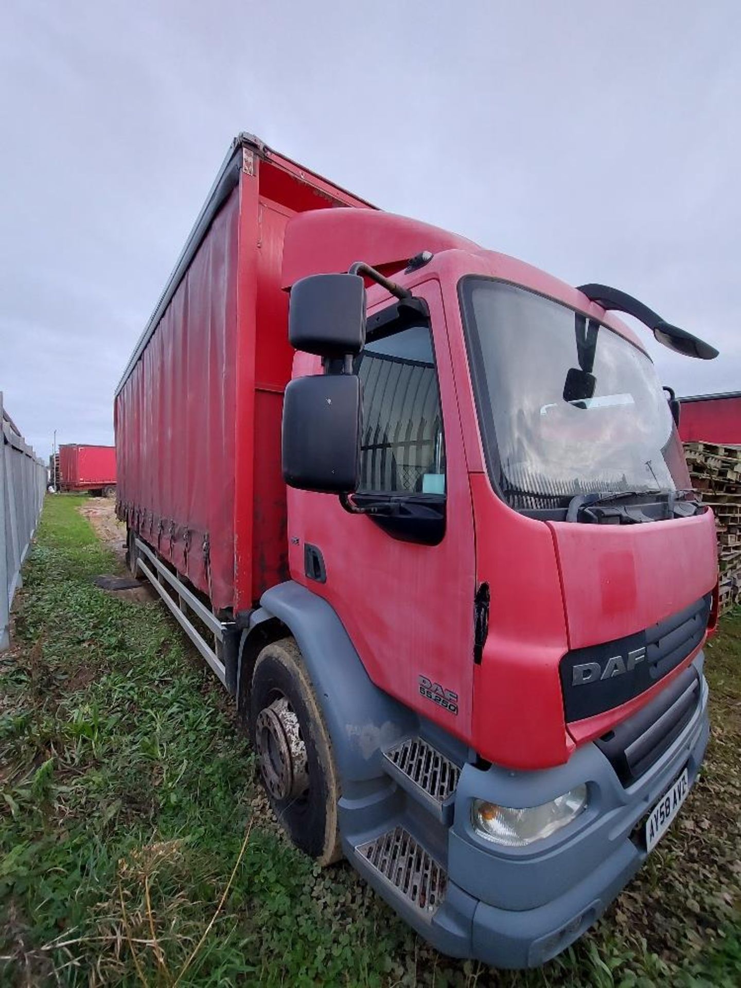 DAF L55.250 4x2 Rigid 18T Curtain Side Lorry - Image 2 of 7