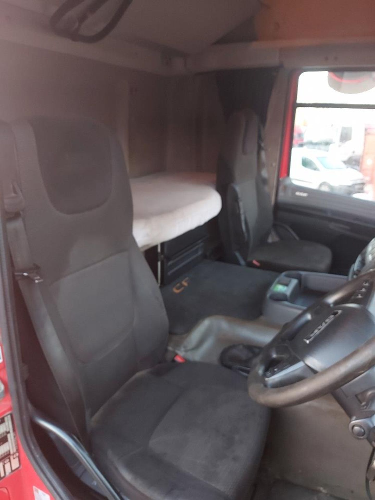 DAF CF 480 FTG Space Cab 6x2 Tractor Unit - Image 7 of 11