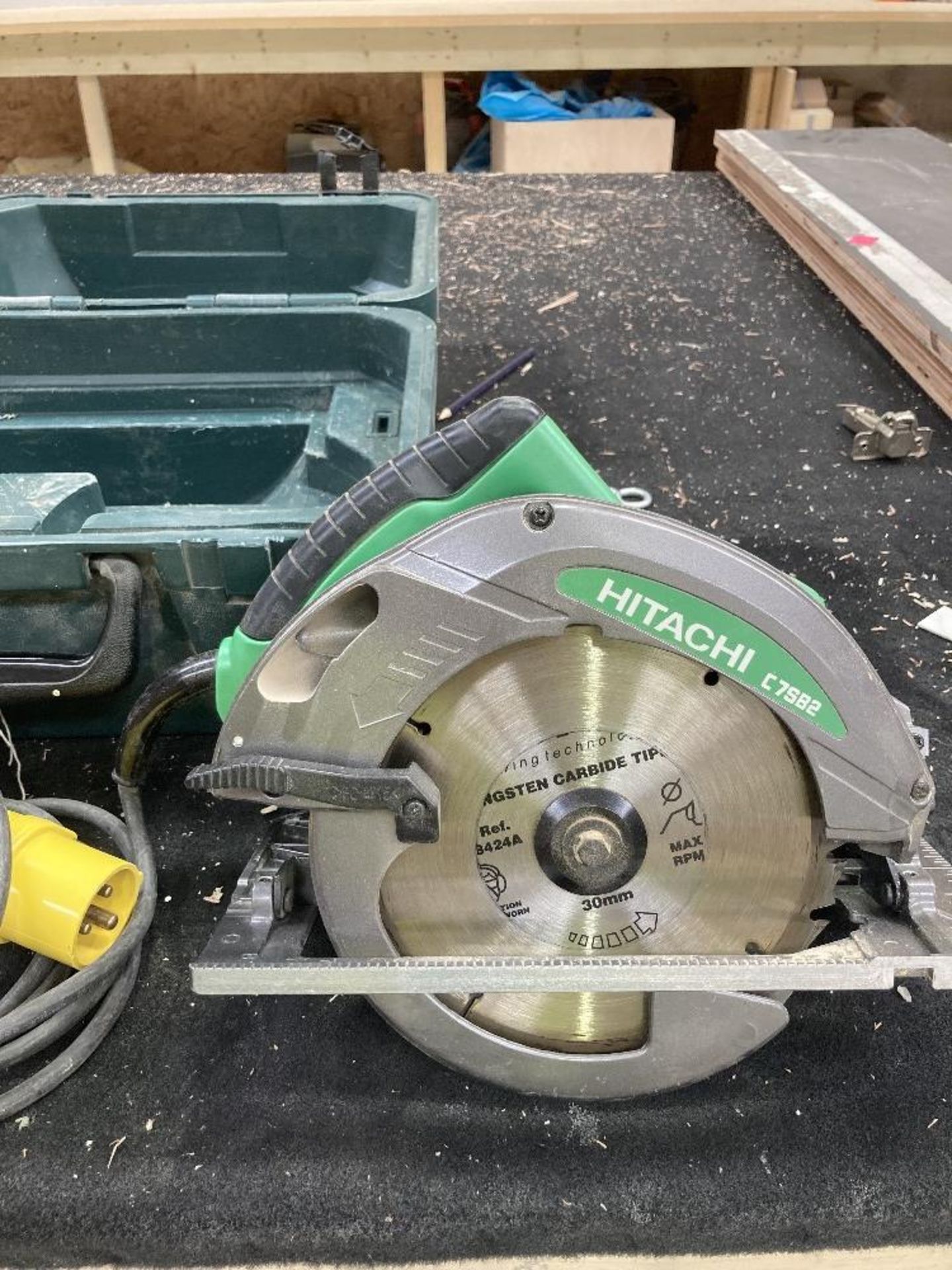 Hitachi C7SB2 110V Circular Saw & Heavy Duty Carry Case