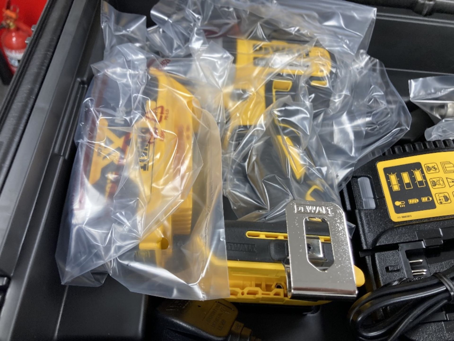 DeWalt DCK266P2-GB 18V XR Brushless Combi Drill & Impact Driver Twin Kit with 2x 5.0Ah Batteries - Image 5 of 7