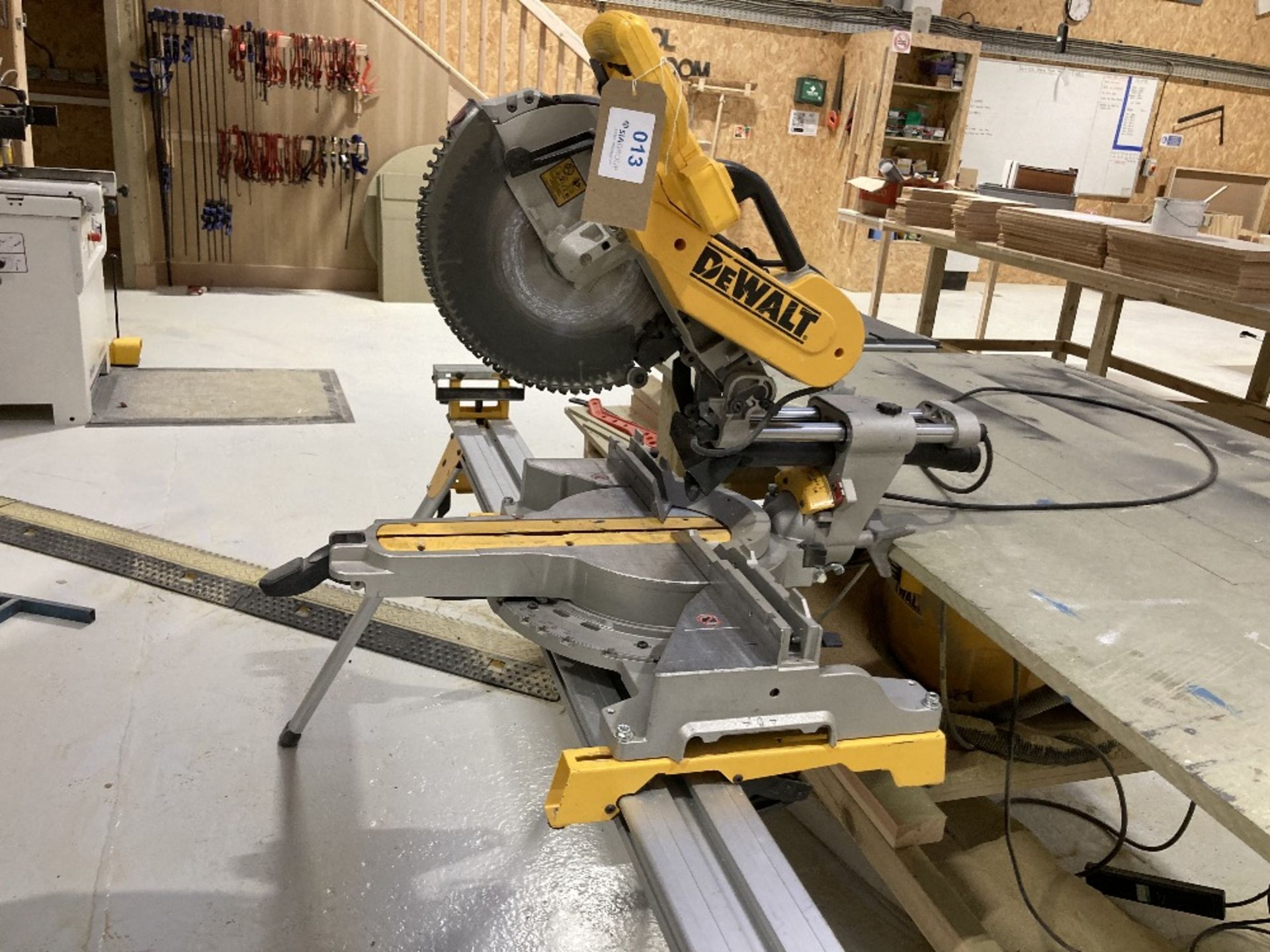 Dewalt DWS780-GB 305mm Mitre Saw - Image 7 of 8