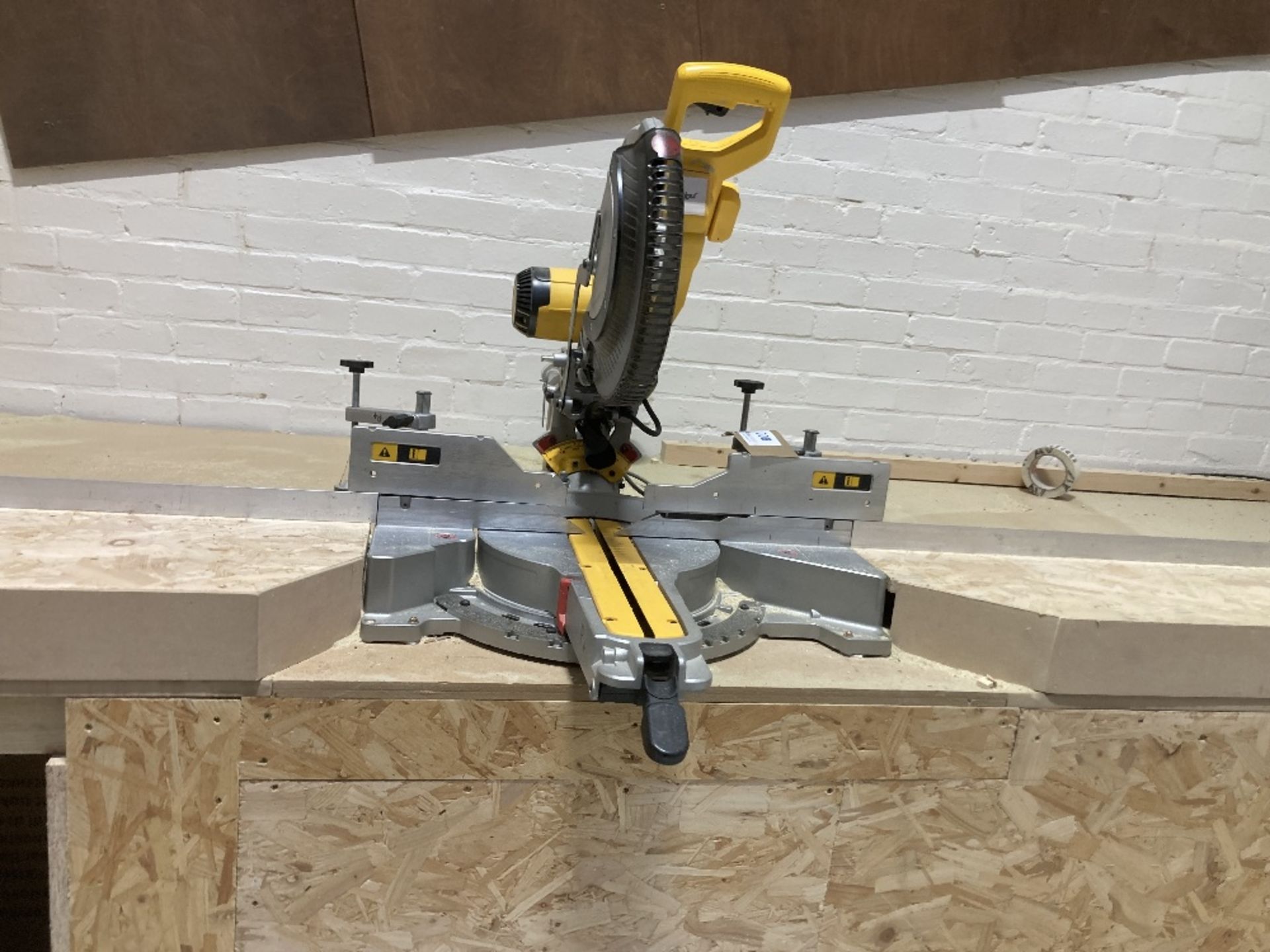 Dewalt DWS780-GB 305mm Mitre Saw - Image 2 of 10