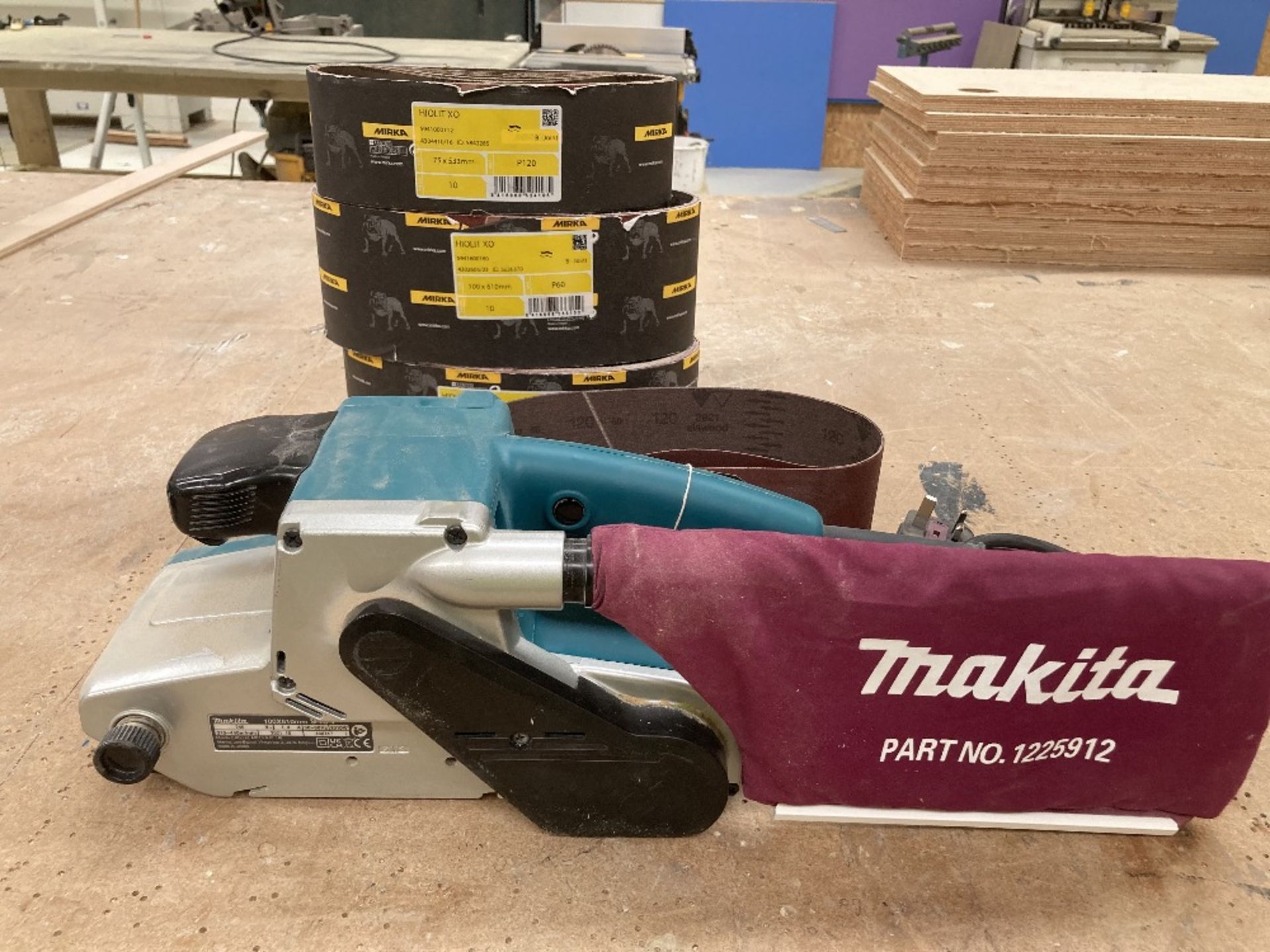 Makita 100x610mm 240v Planer Complete with Spare Sanding Belts - Image 9 of 9