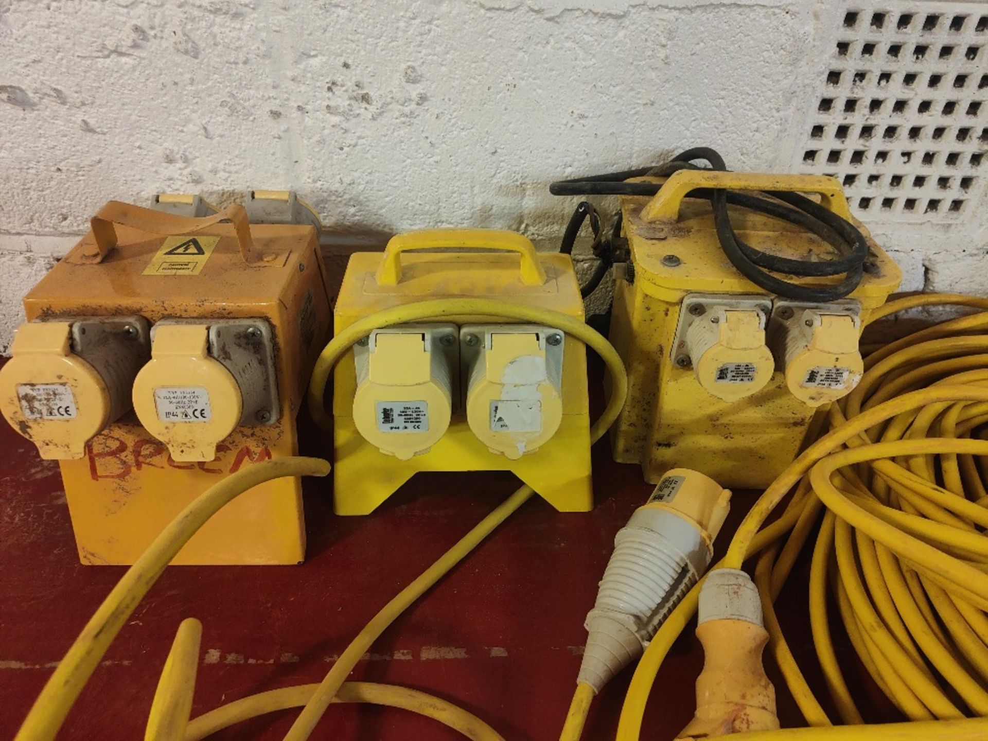 Quantity of 110V Electrical Cables and Splitters - Image 3 of 5