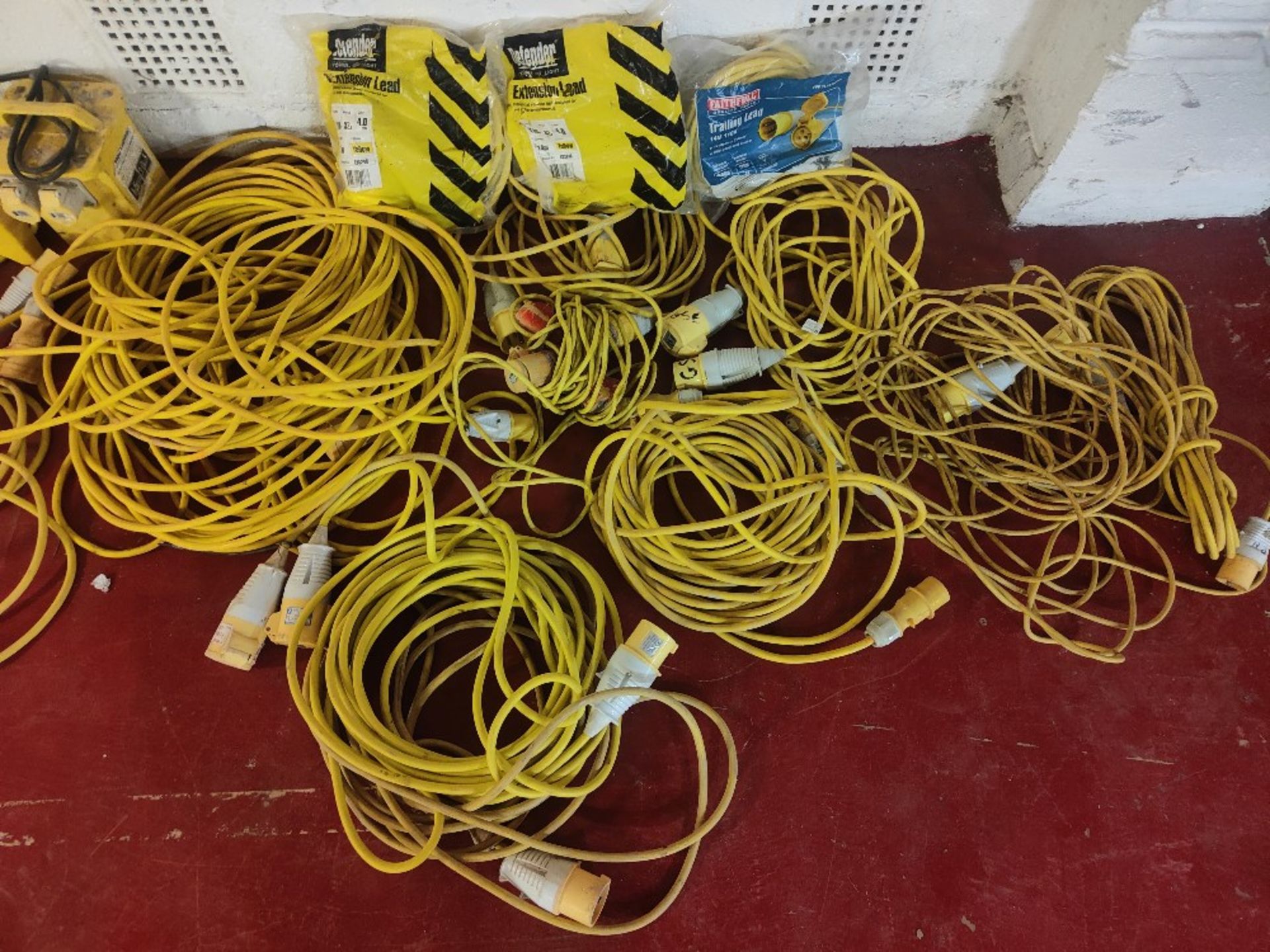 Quantity of 110V Electrical Cables and Splitters - Image 5 of 5