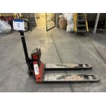 Hydraulic pallet truck with digital weigh read-out for spares