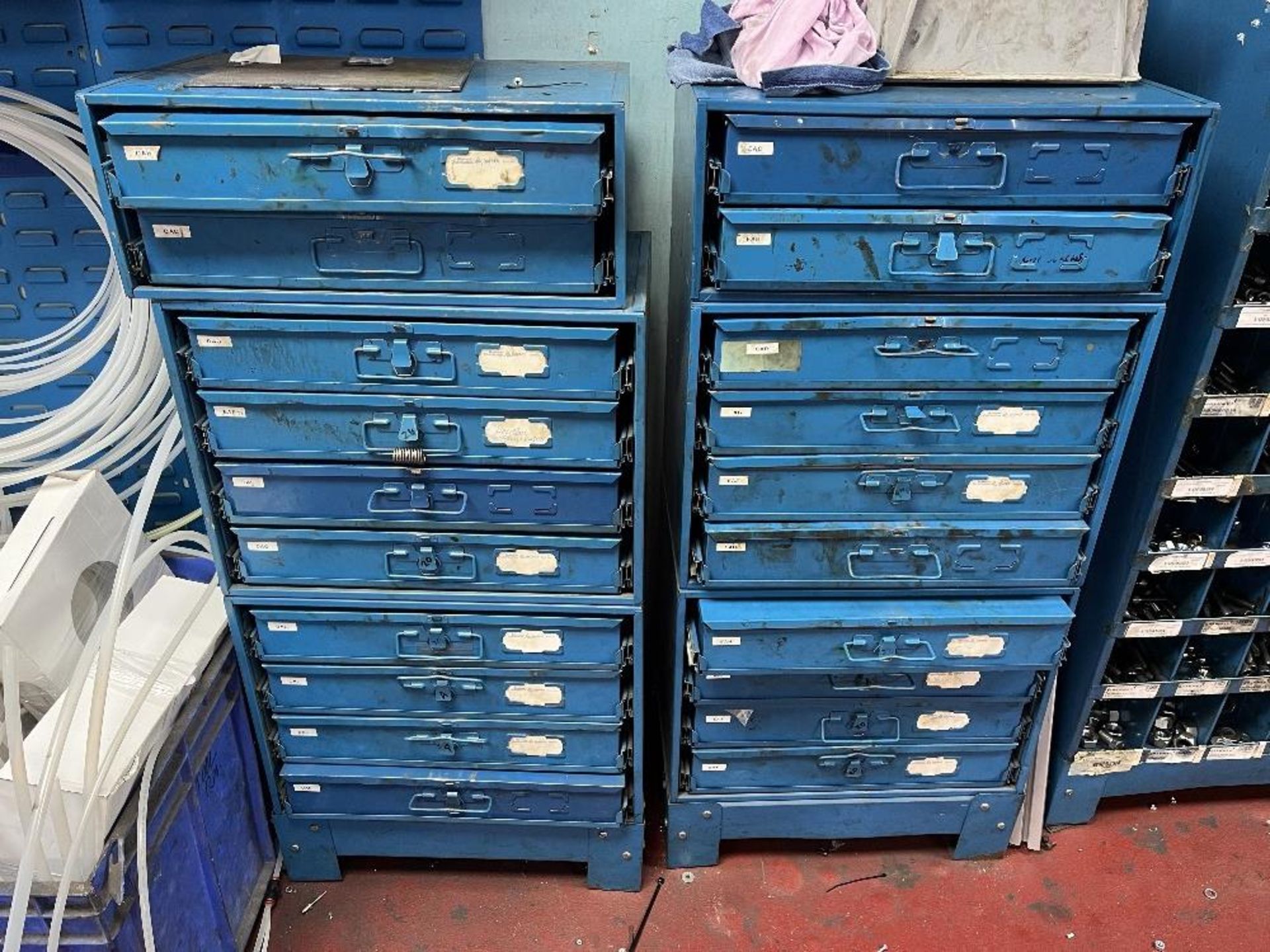 (6) steel drawer units and (3) steel racks with contents of fixings - Bild 2 aus 5