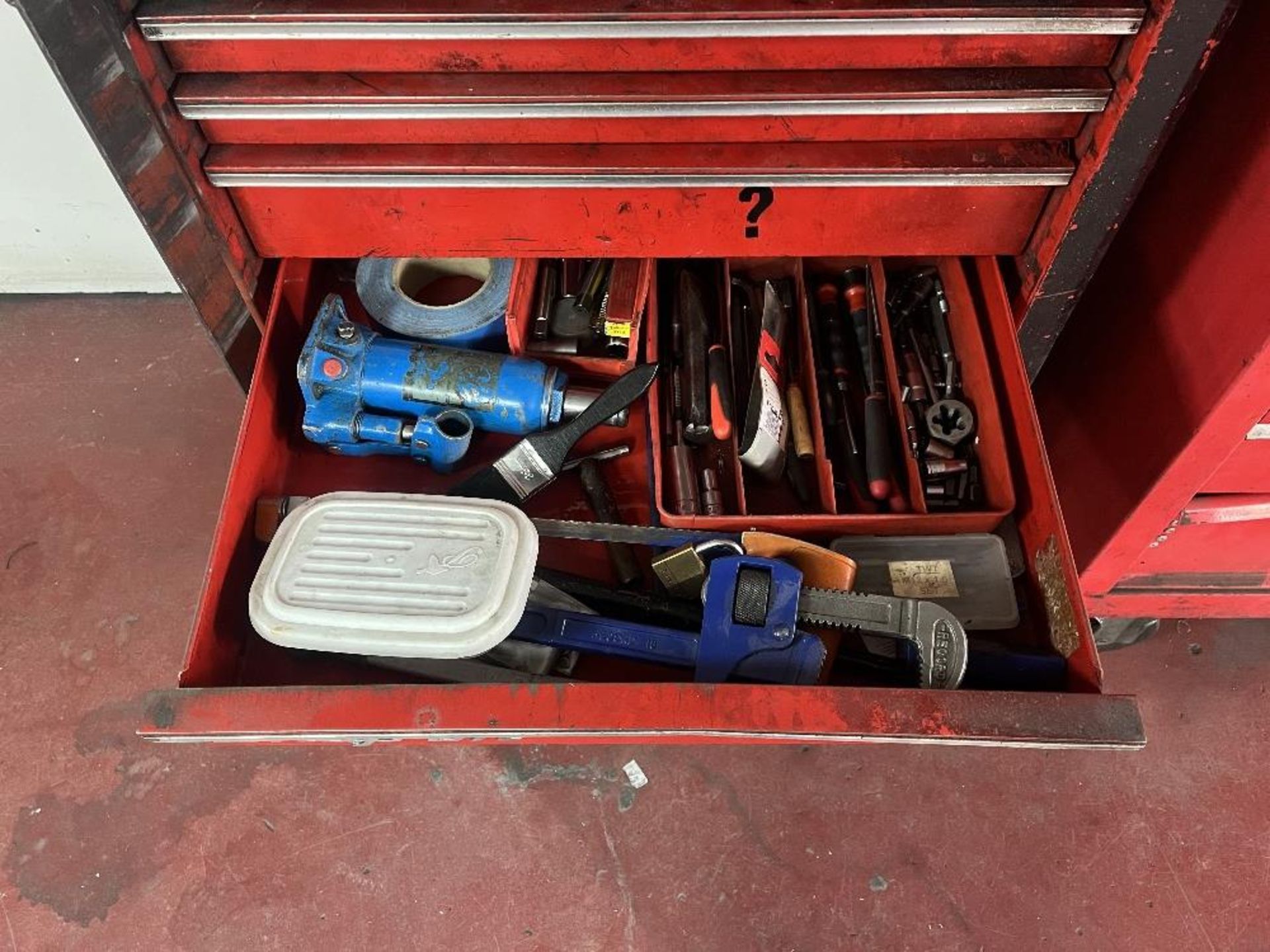 Mobile eight drawer tool cabinet with contents - Bild 7 aus 9