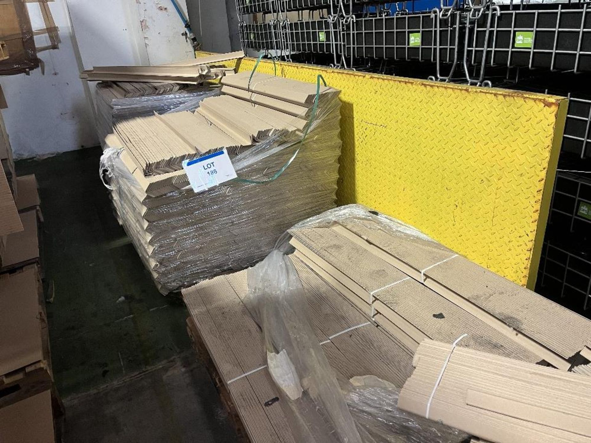 (7) Part pallets of edge guard cardboard corner protectors - Image 4 of 7