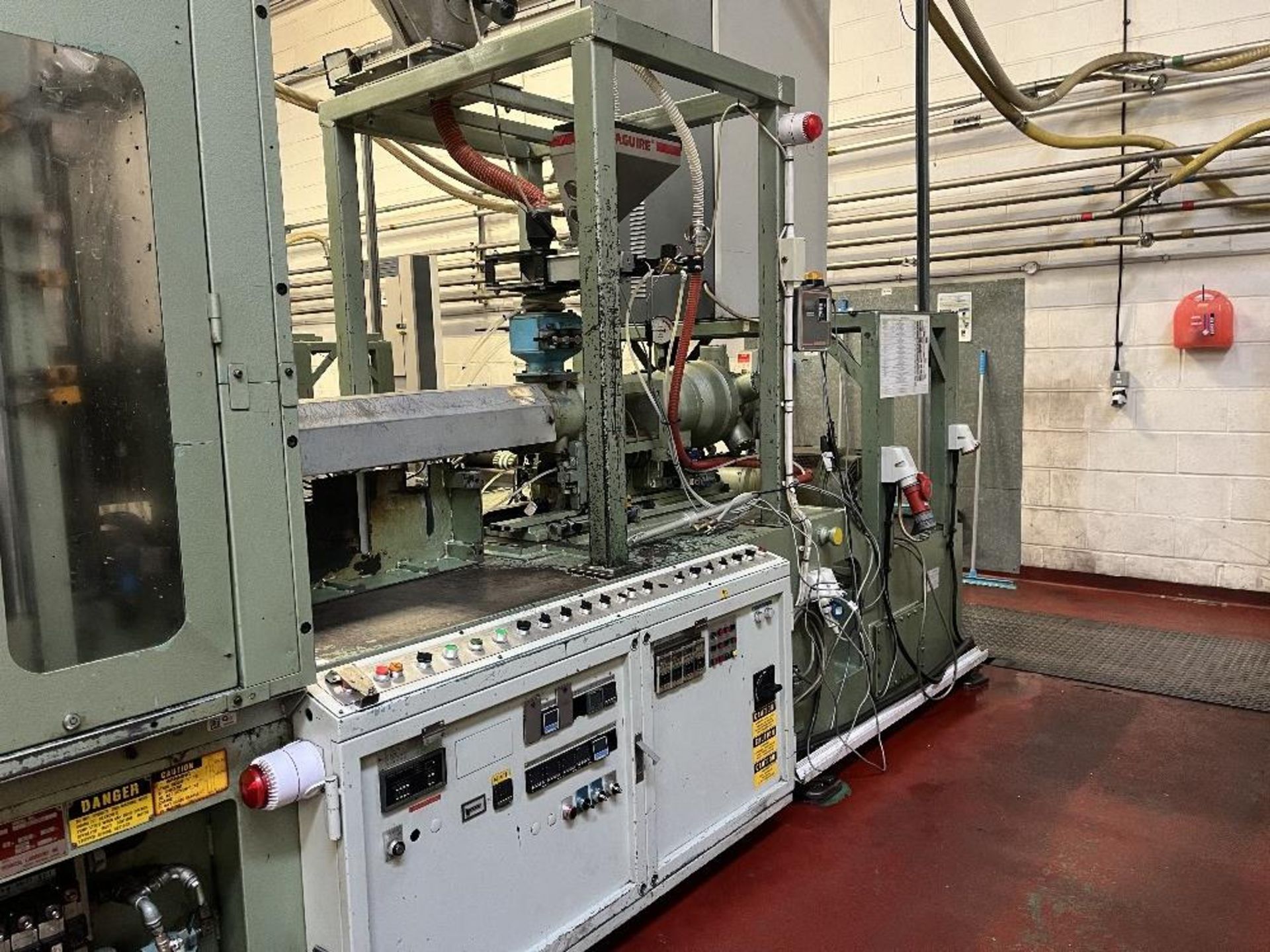 AOKI type SBIII-250LL-50 blow moulding machine - Image 15 of 30