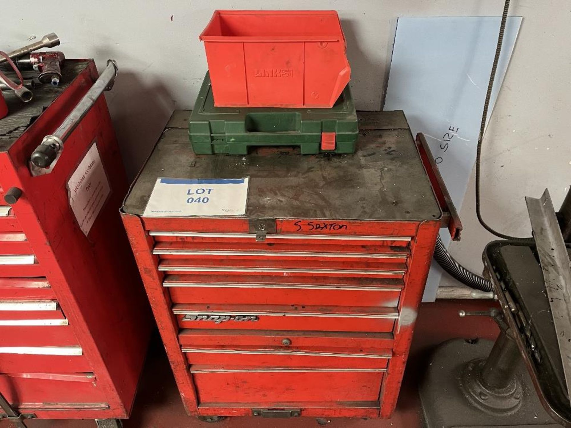 Mobile eight drawer tool cabinet with contents