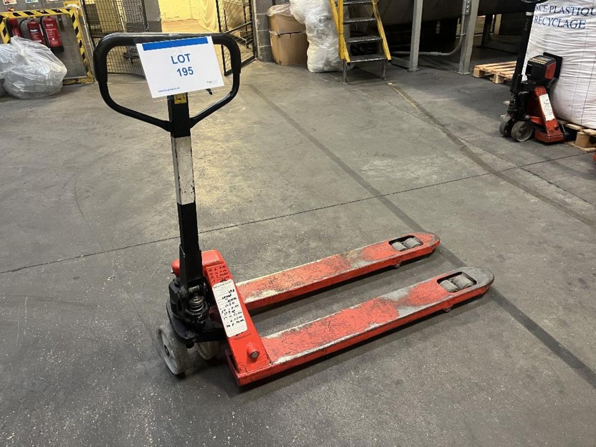 Hydraulic 2.5T Pallet truck - Image 2 of 3