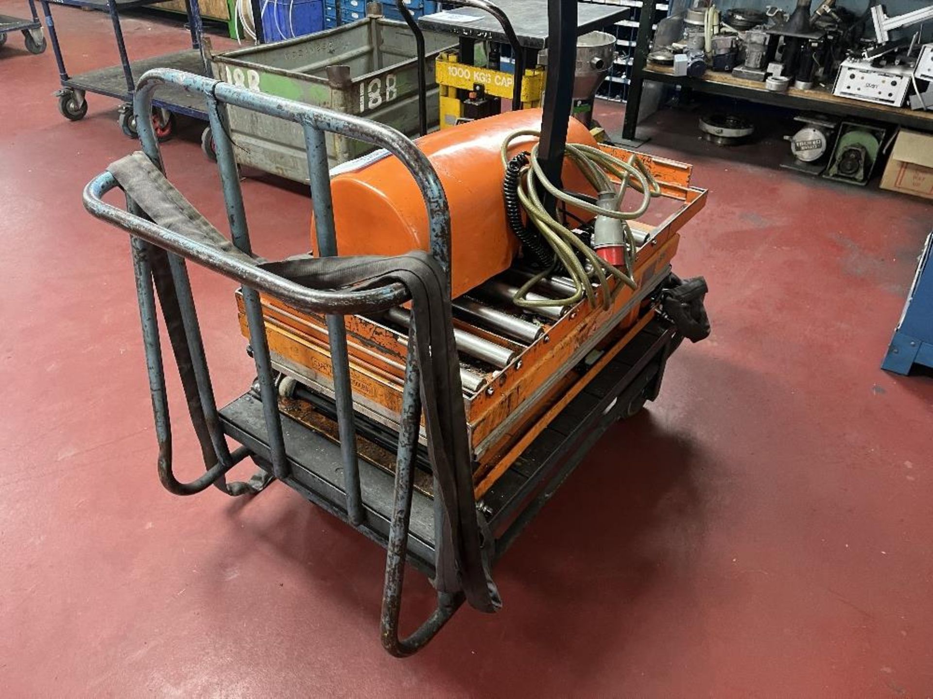 Steel trolley with scissor lift roller table - Image 6 of 6