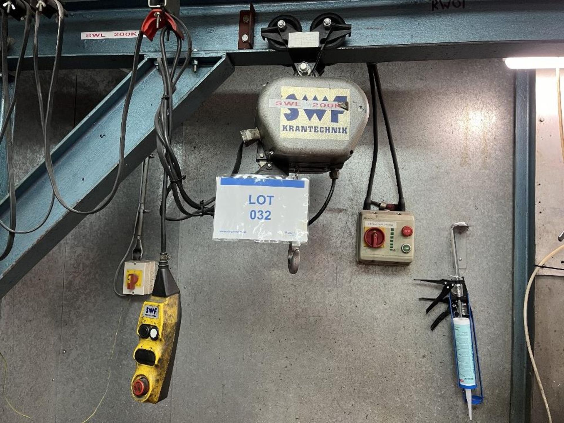 Krantechnik 200kg swl hoist with pendant control