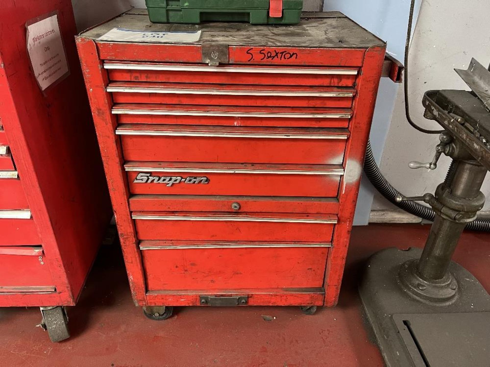 Mobile eight drawer tool cabinet with contents - Bild 2 aus 10