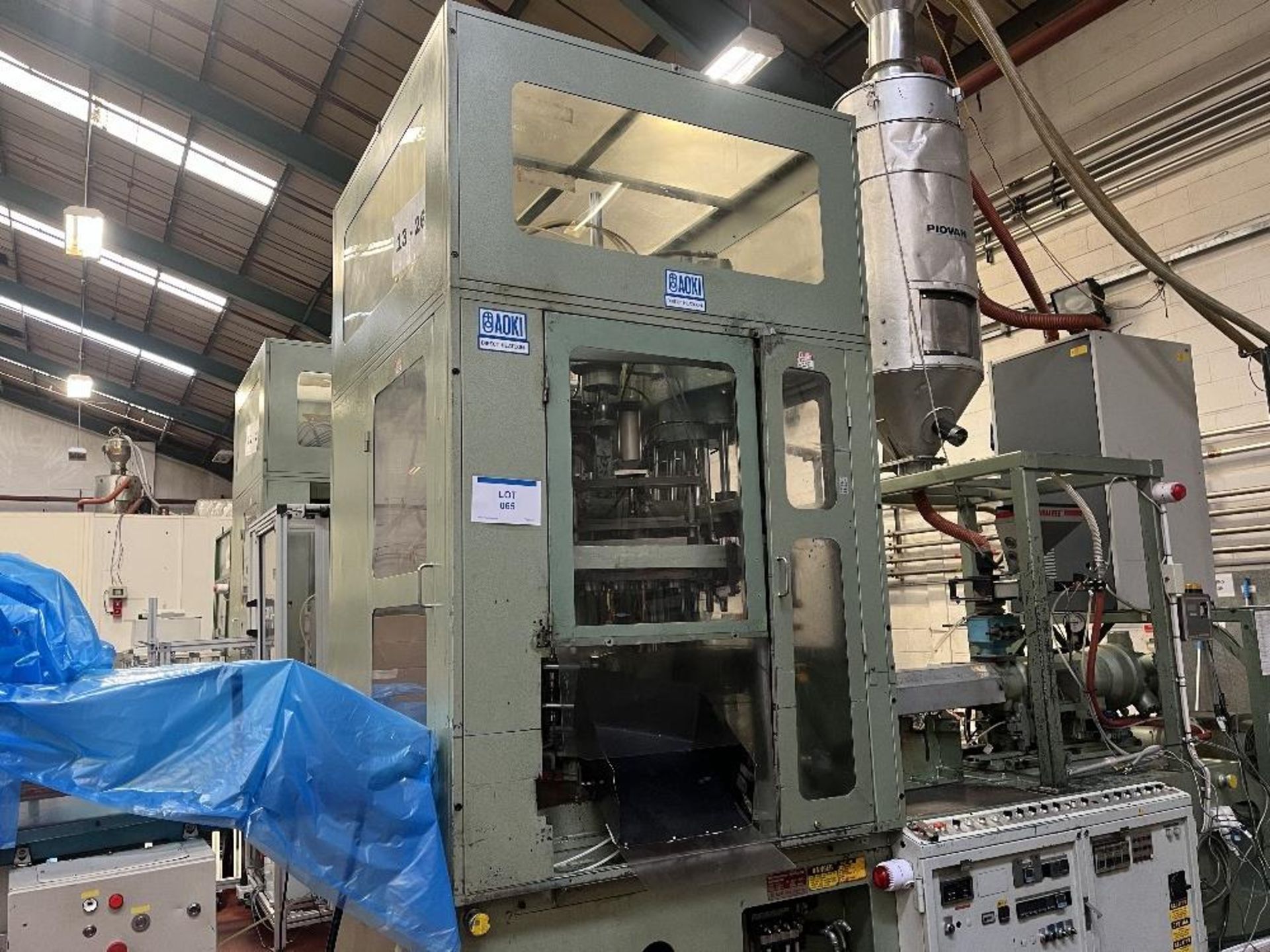 AOKI type SBIII-250LL-50 blow moulding machine - Image 10 of 30