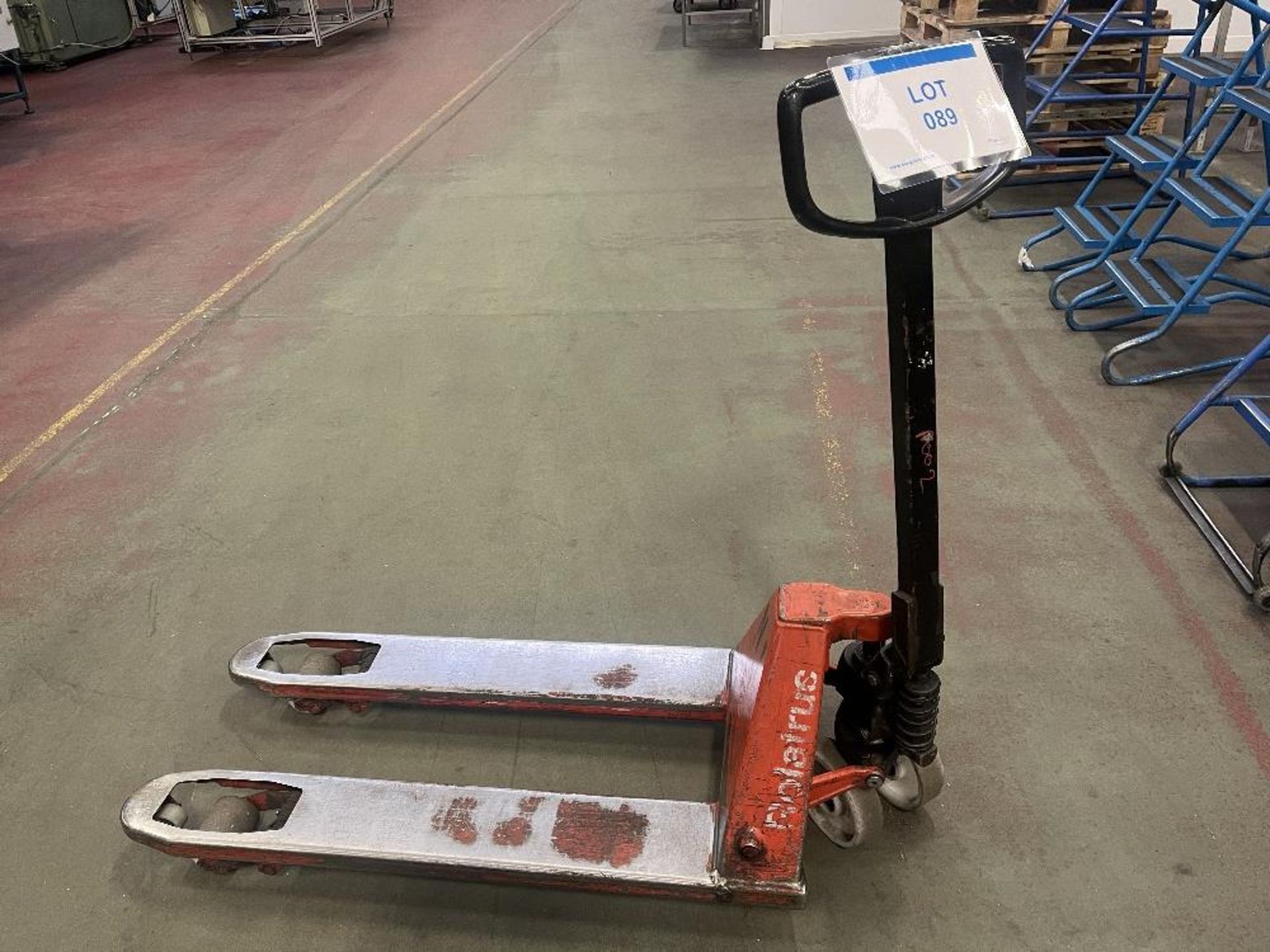 BT L23 Pallet Truck - 2300kg max load - Image 2 of 2