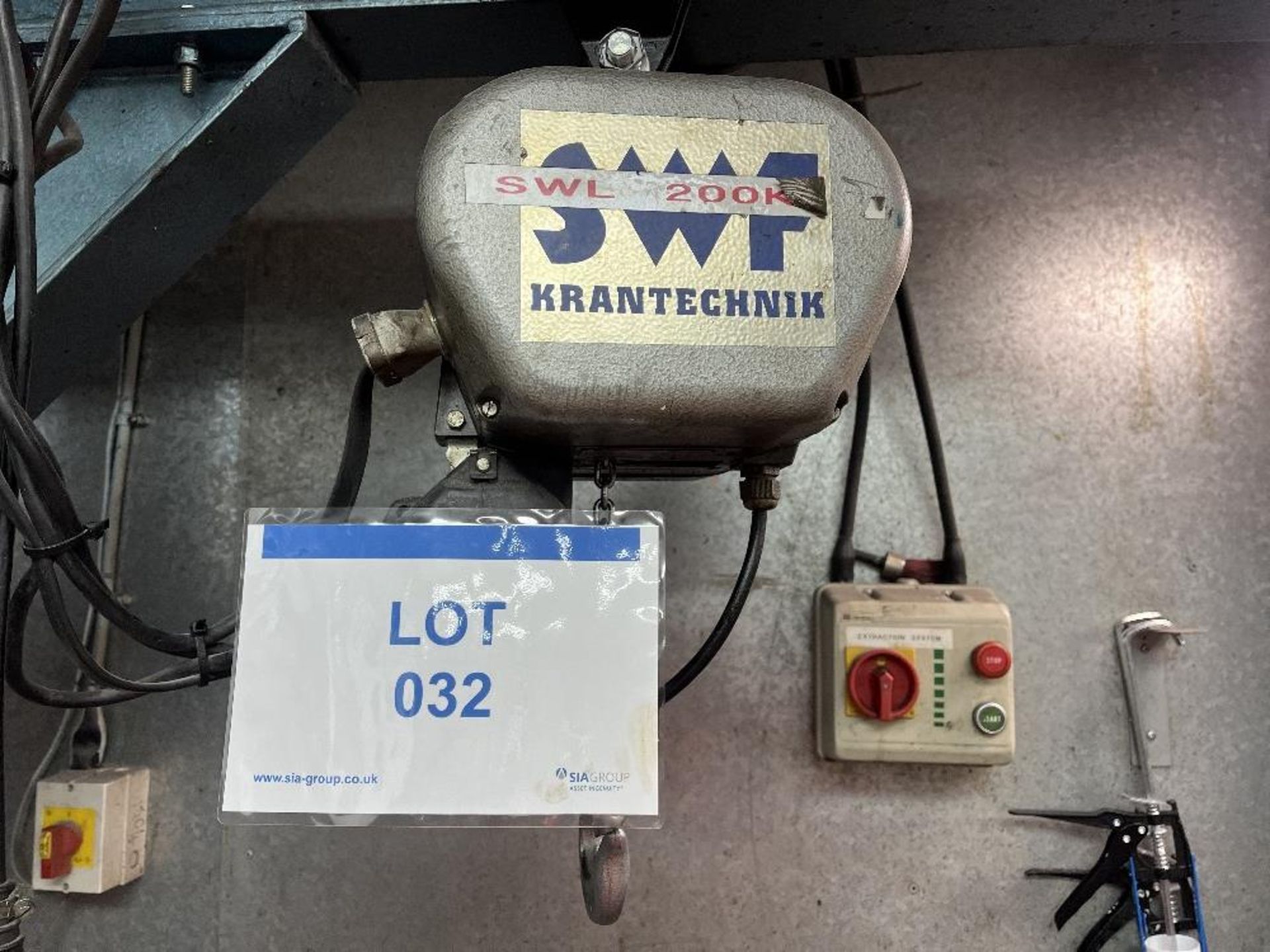 Krantechnik 200kg swl hoist with pendant control - Image 2 of 5